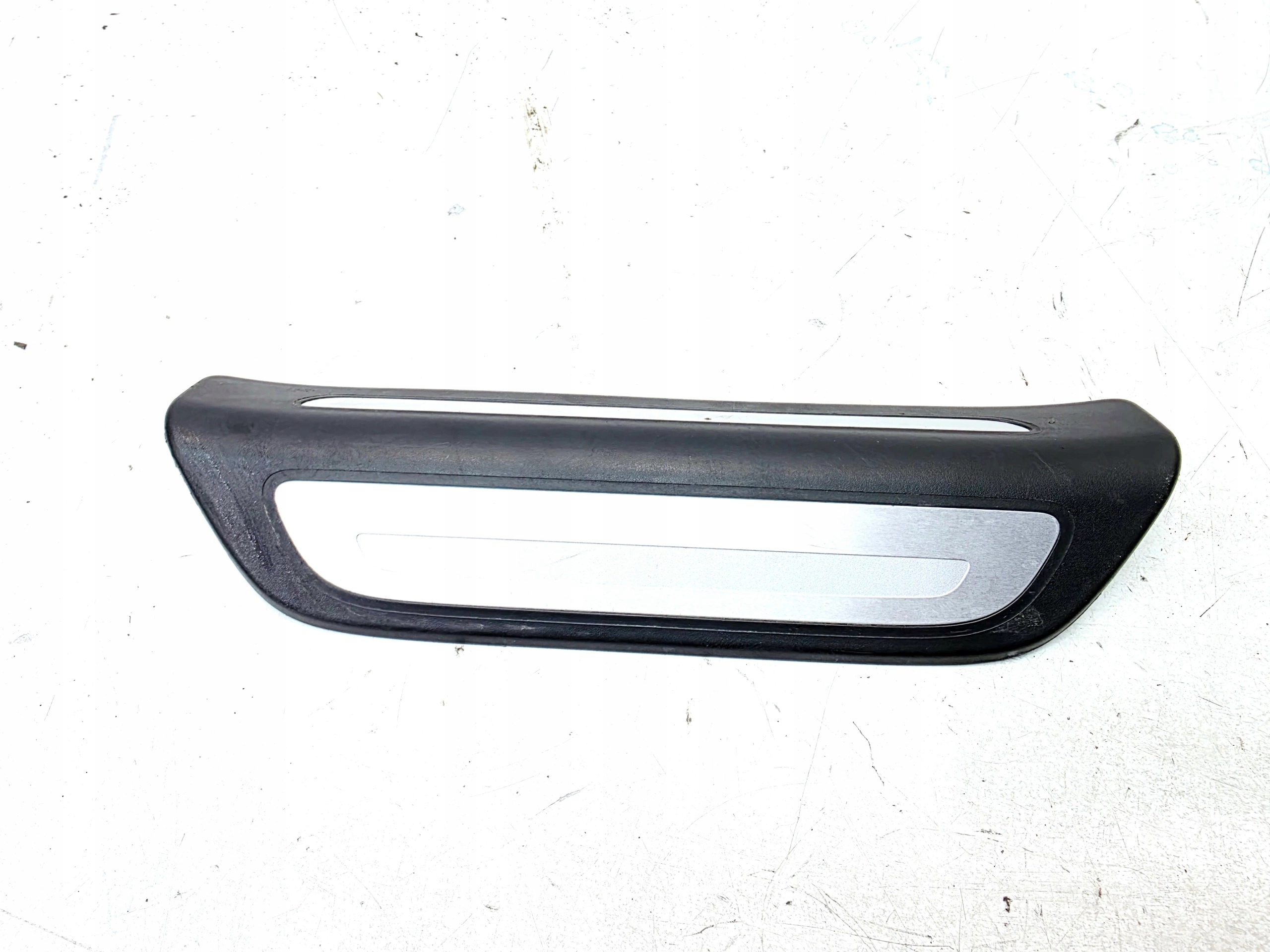 moulding threshold inner right rear part AUDI Q3 8U 8U0853376A
