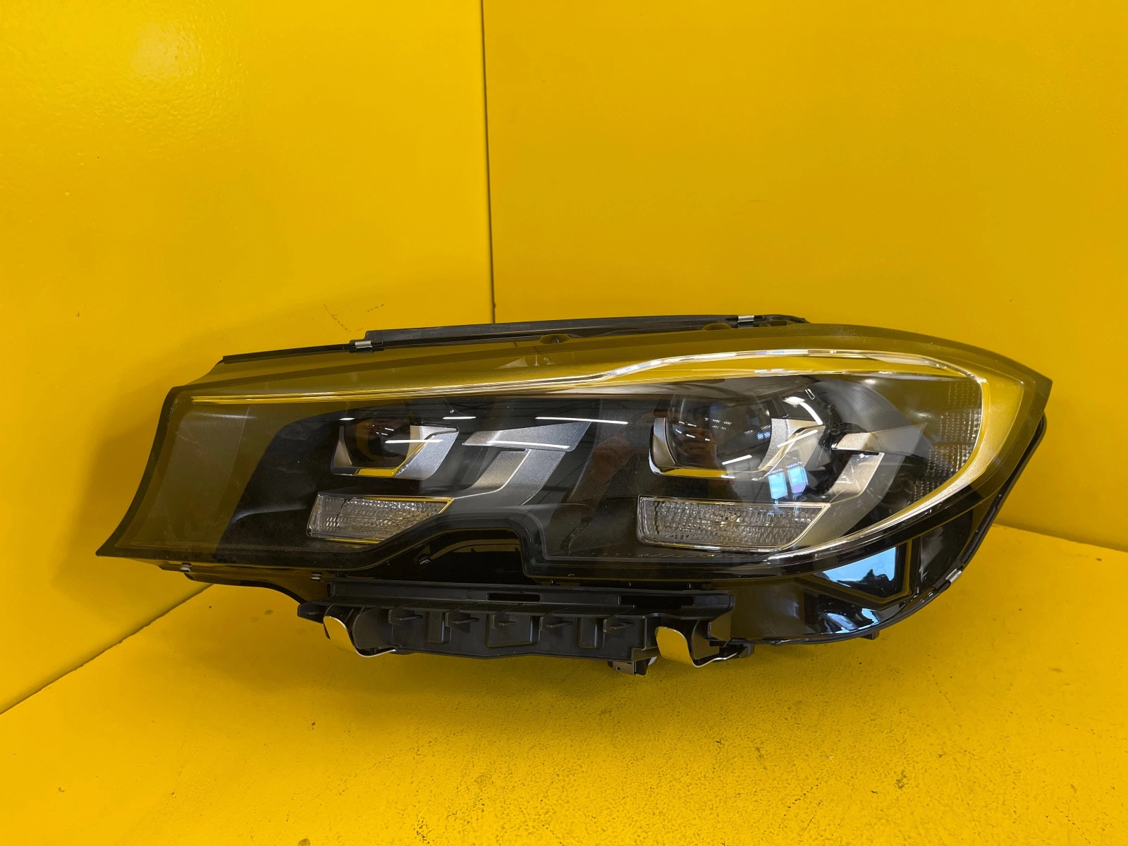 light left BMW 3 G20 G21 USA SAE 5A1DB43-02