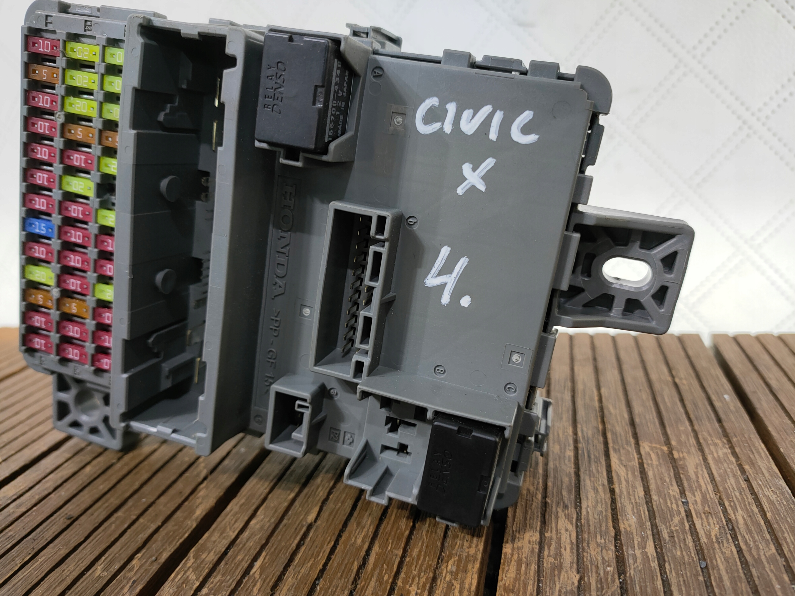 HONDA CIVIC X 17-21 compartment BEZPIECZNIOW module 171204-TEA-A010 OE
