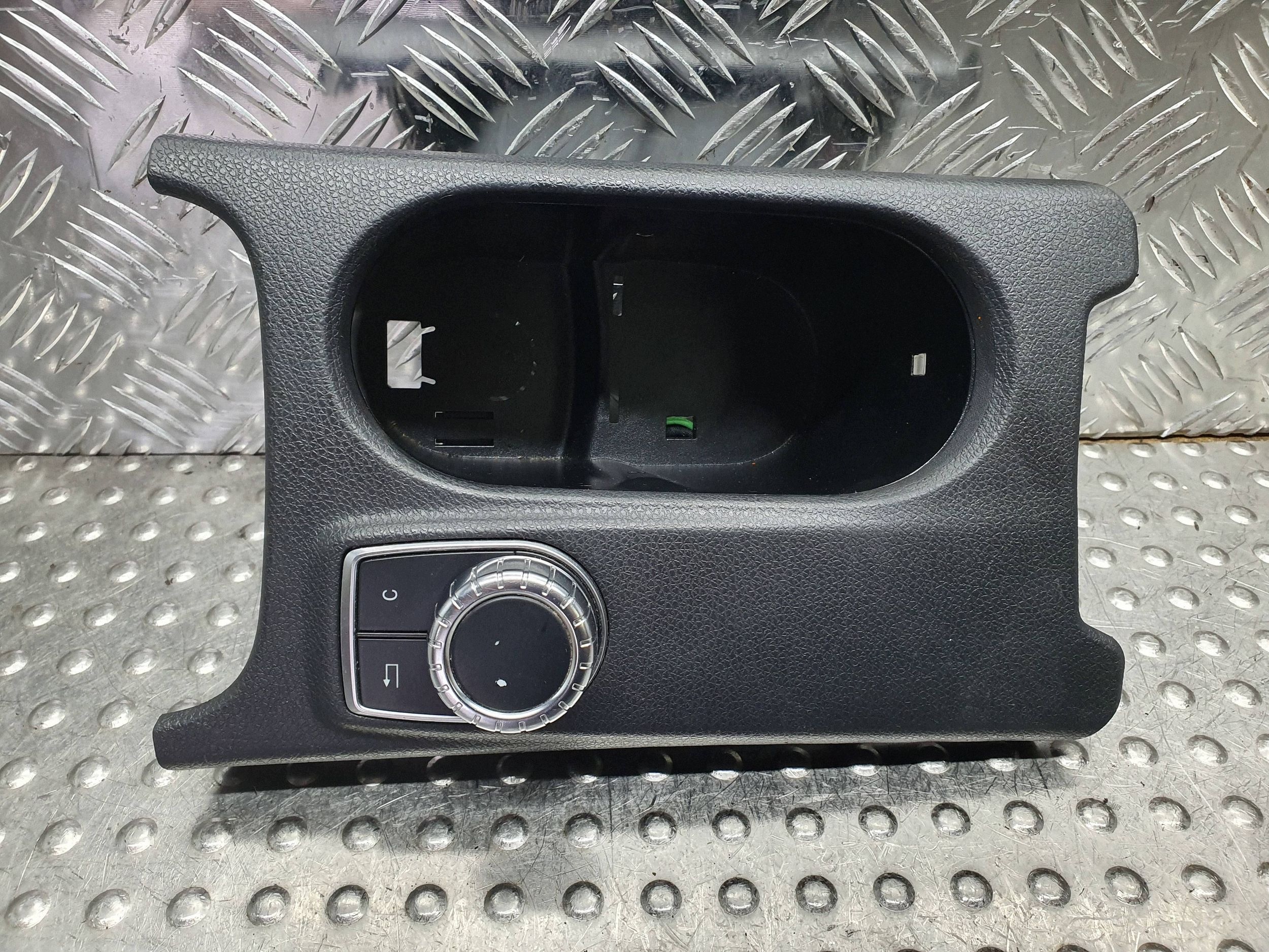 bracket for KUBKI PANEL IDRIVE A1766801610 MERCEDES W117 W176