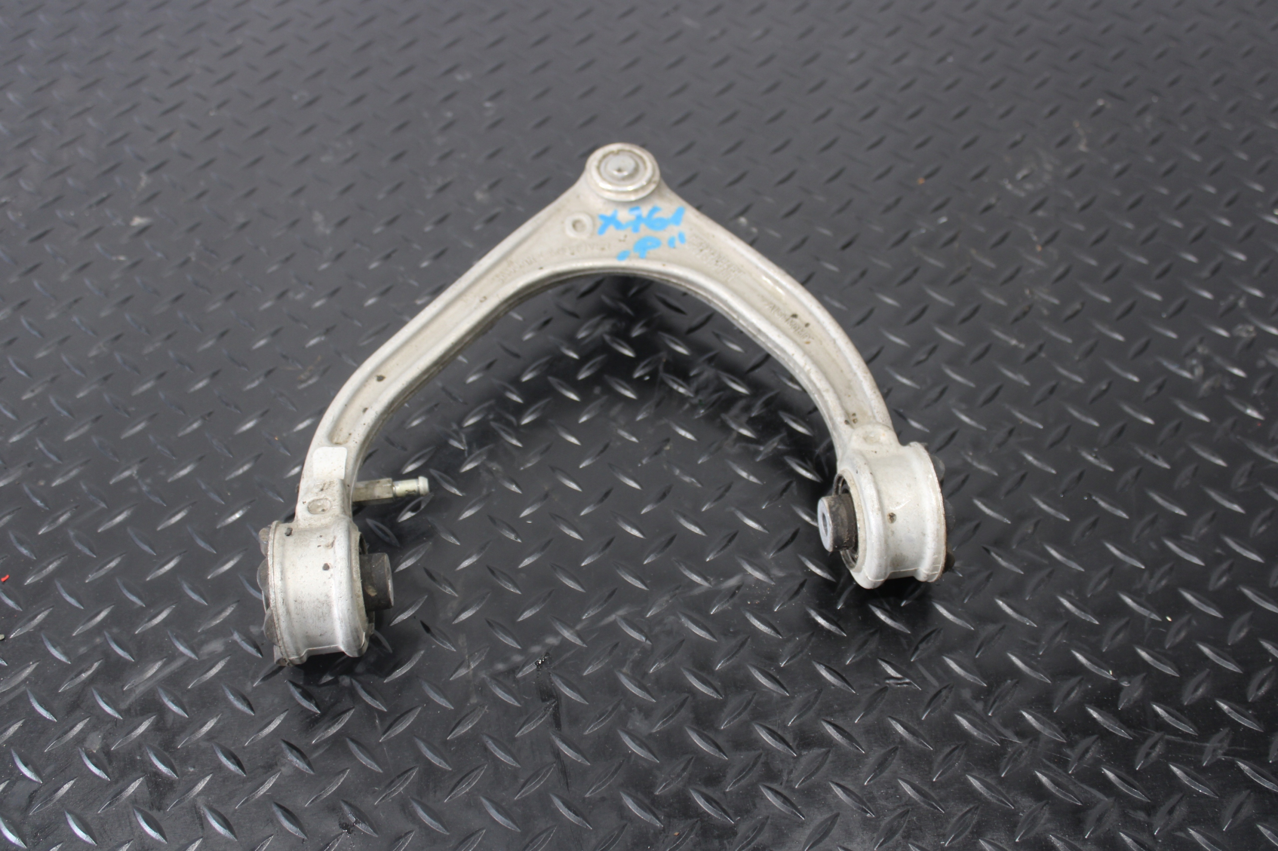 arm right front upper JAGUAR F-PACE X761