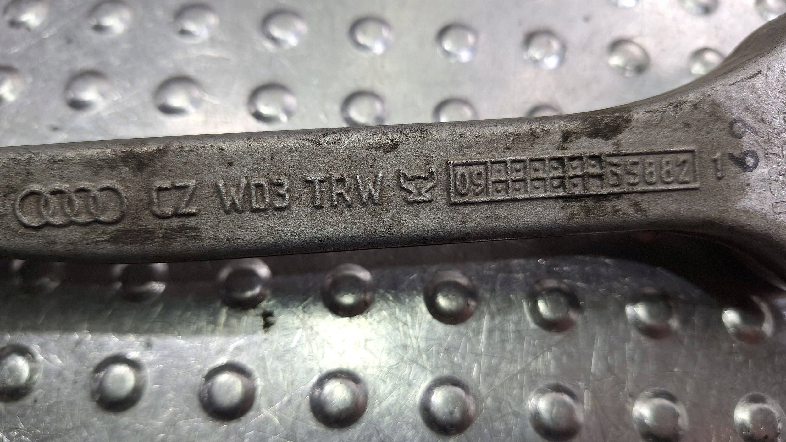 arm right front upper 8K0407506A 8K0506A AUDI A4 B8 A5 8T Q5 8R