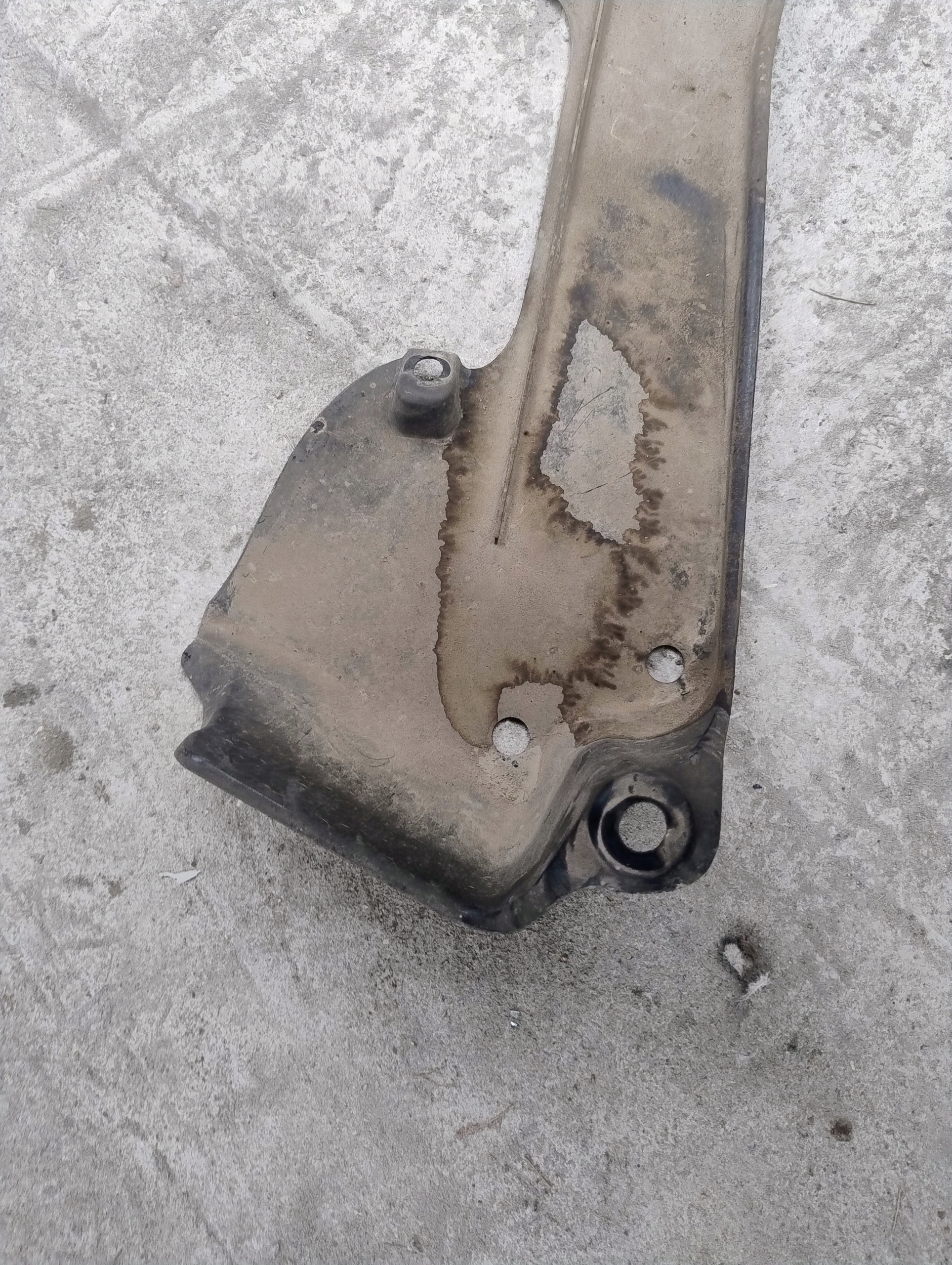 AUDI A4 B6 Blende Abdeckung Unterfahrschutz links 8E0825219B