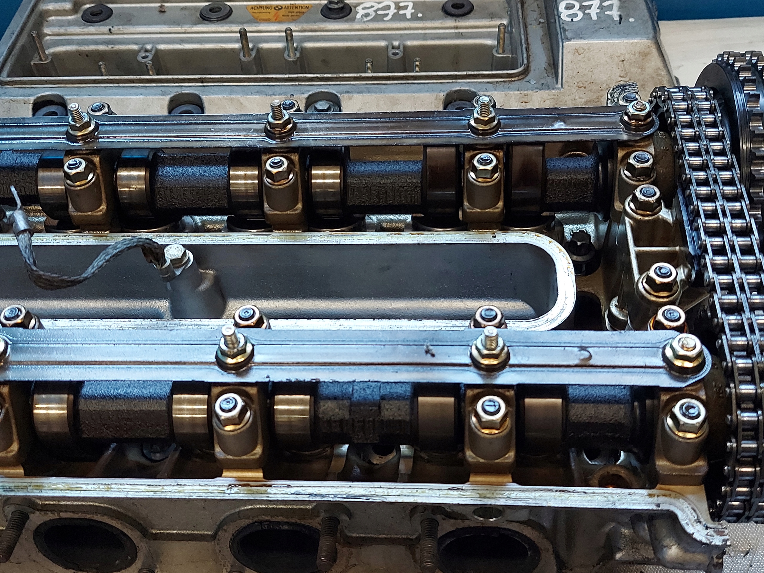 head. BMW 5 E39 E38 3.0 V8 1729331