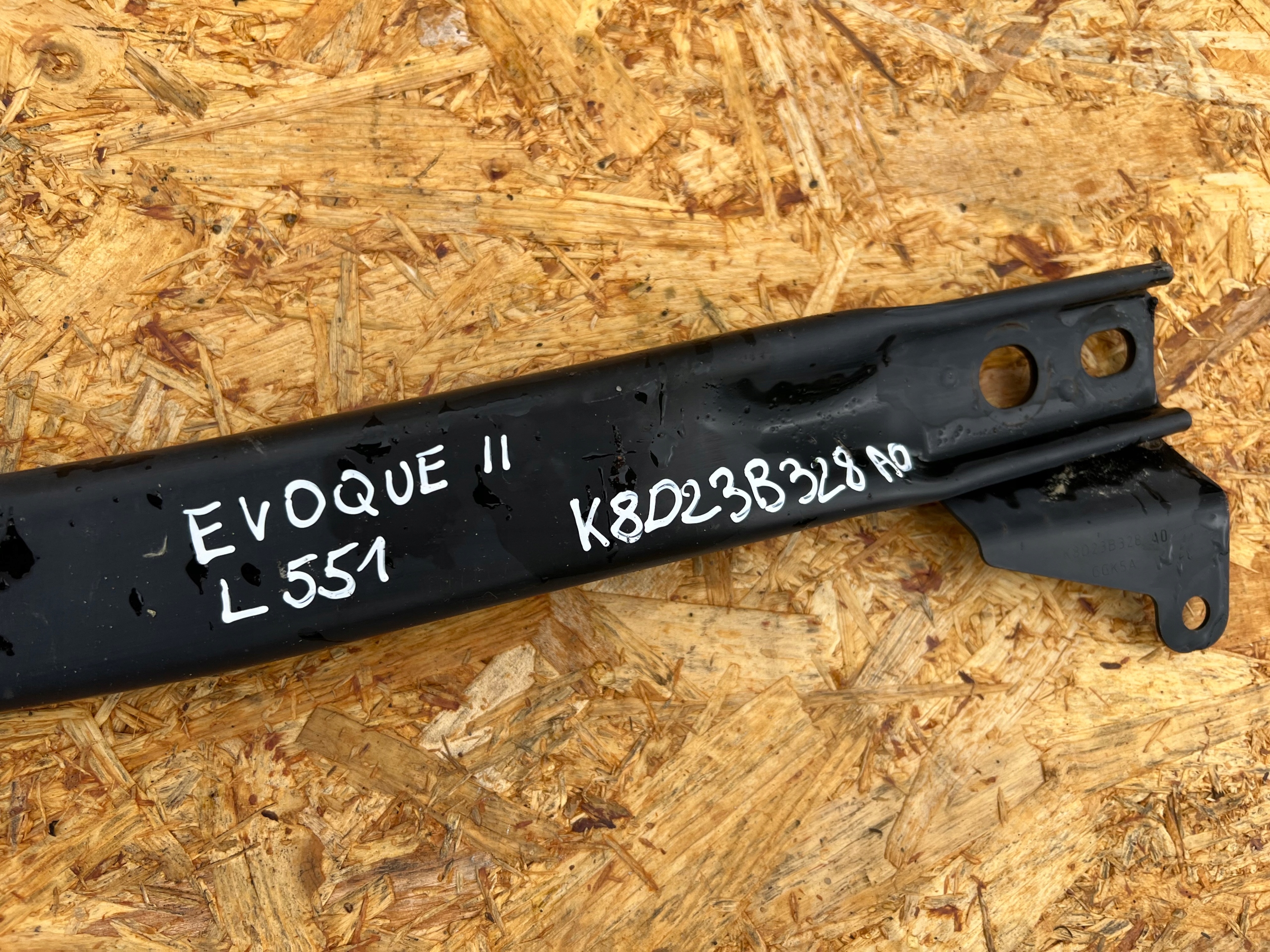 sider front upper brace RANGE ROVER EVOQUE II L551