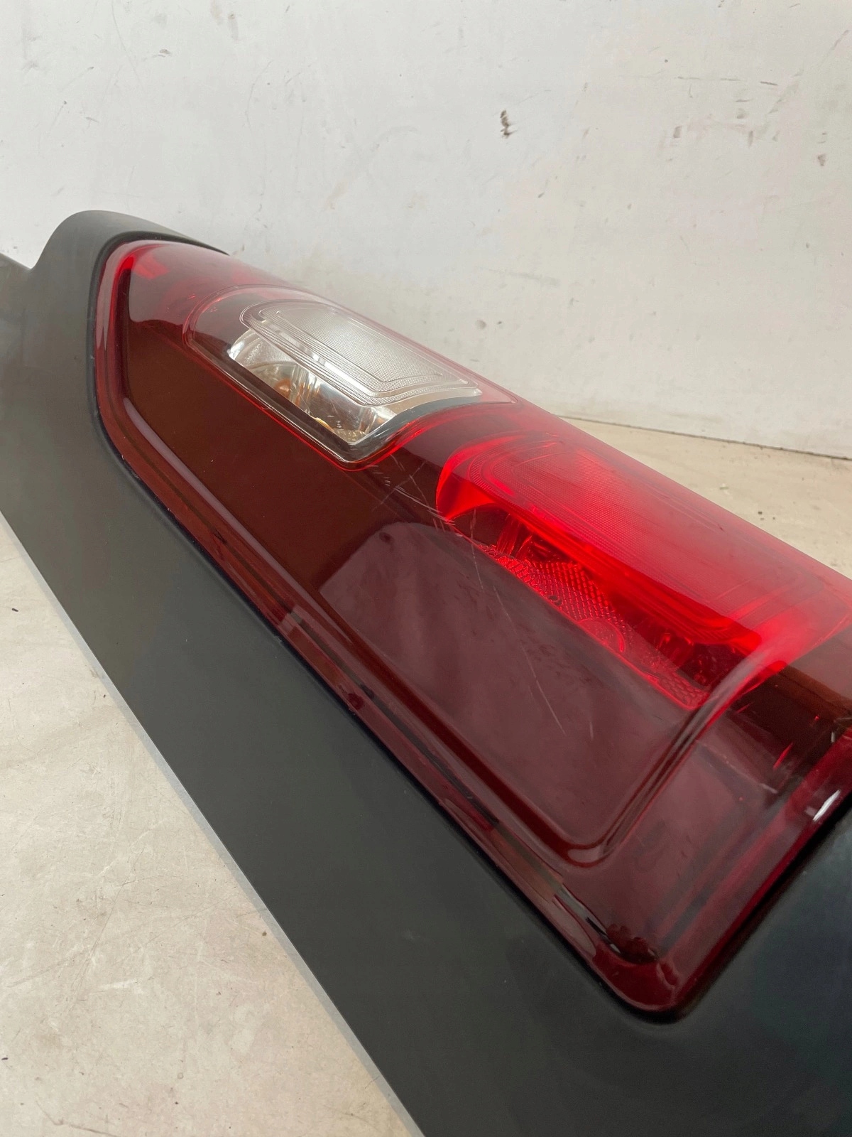 light rear part rear left Renault Trafic III Lift