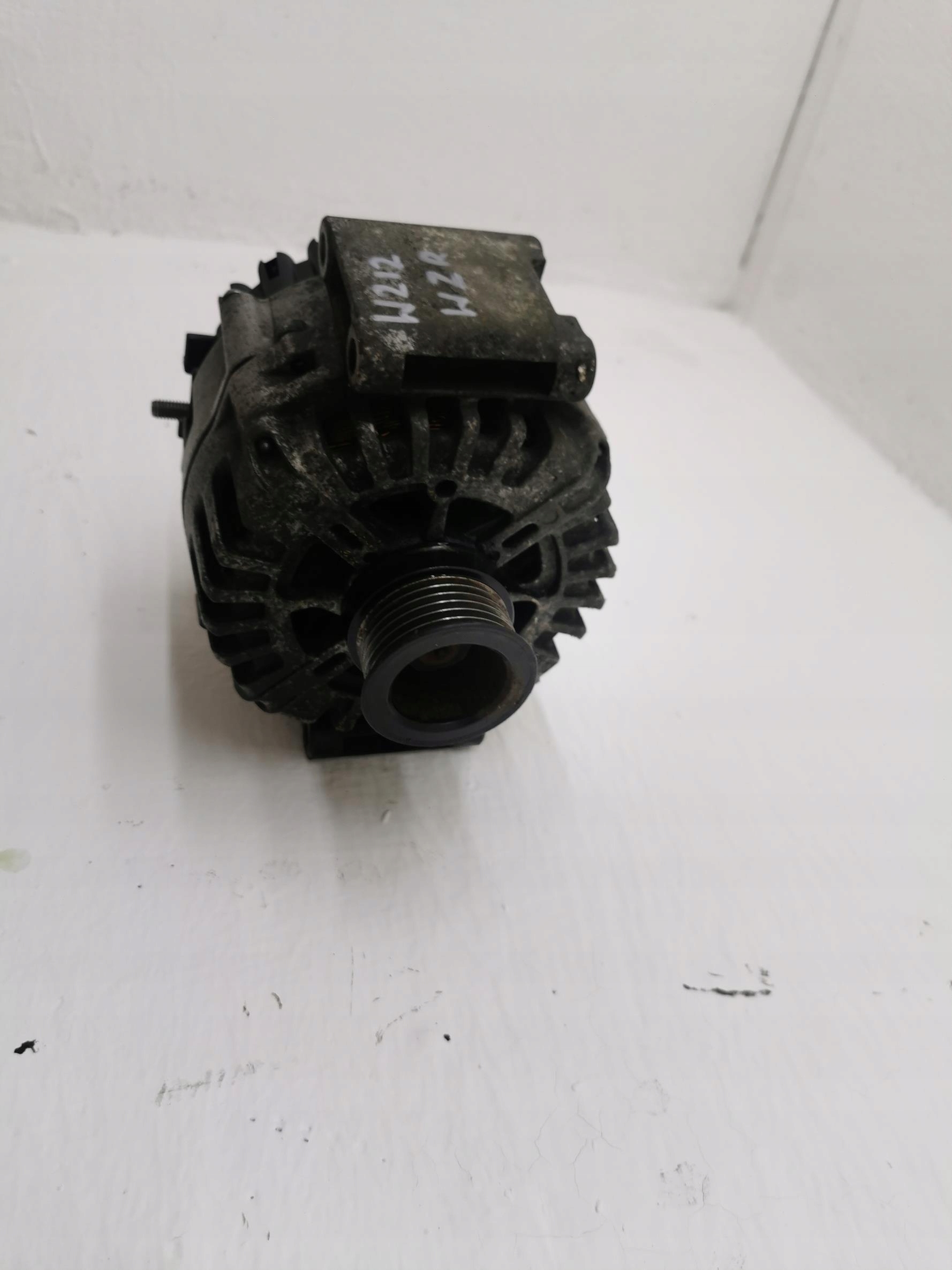ALTERNATOR MERCEDES E-KLASA W212 A0009067900 180A