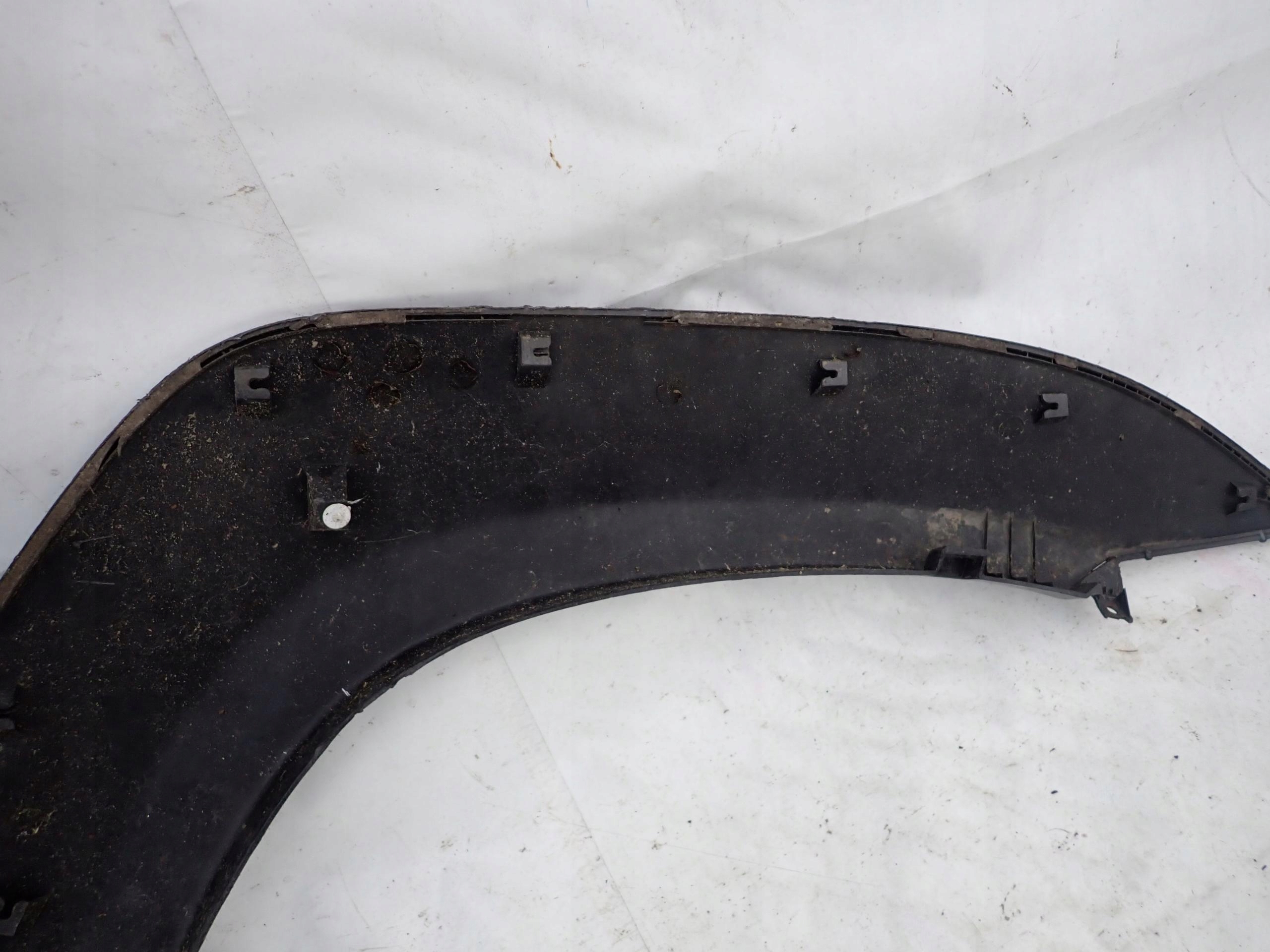 HYUNDAI TERRACAN and moulding fender left front