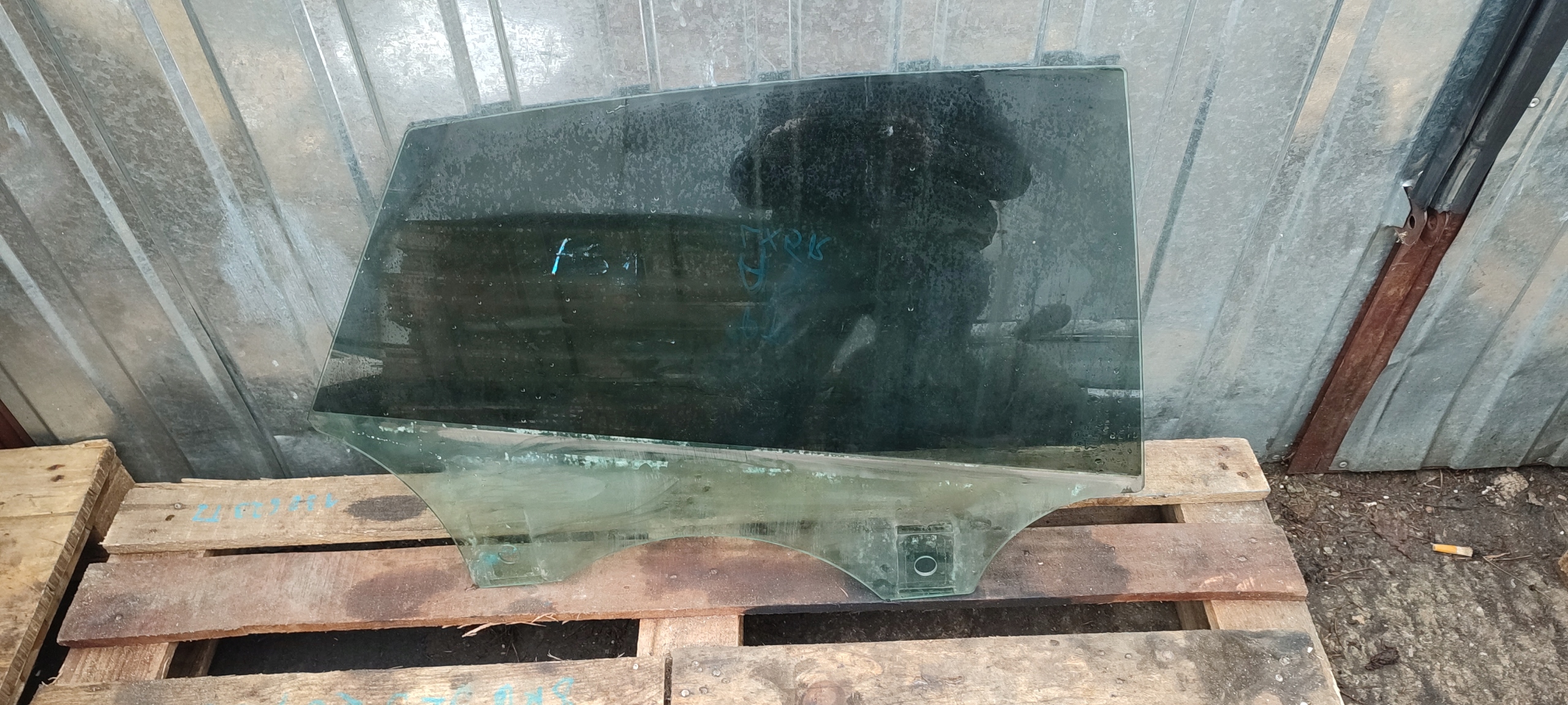 window side door left rear part AUDI A5 SPORTBACK 2012R