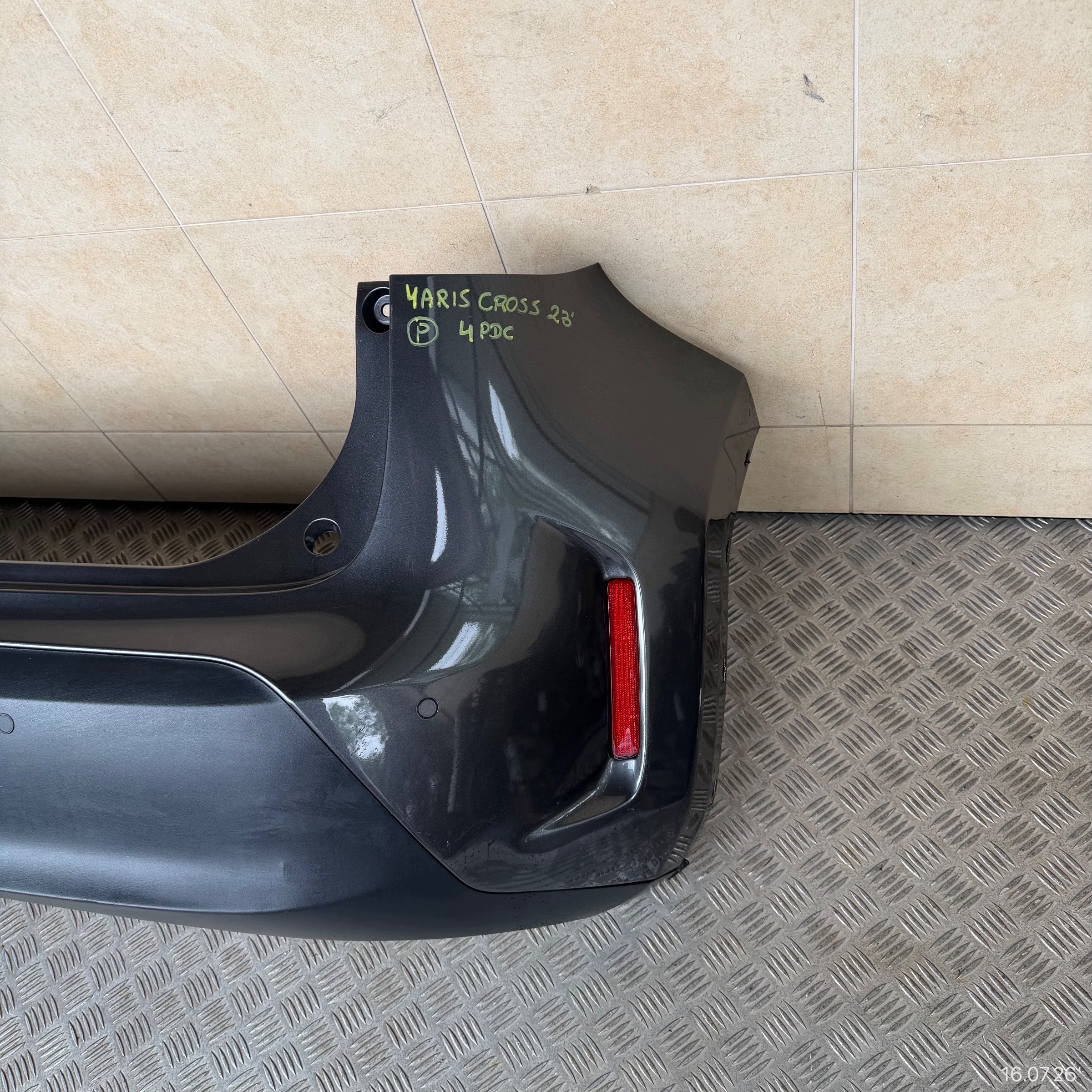 bumper rear complete TOYOTA YARIS CROSS 2023 ROK 4 PDC