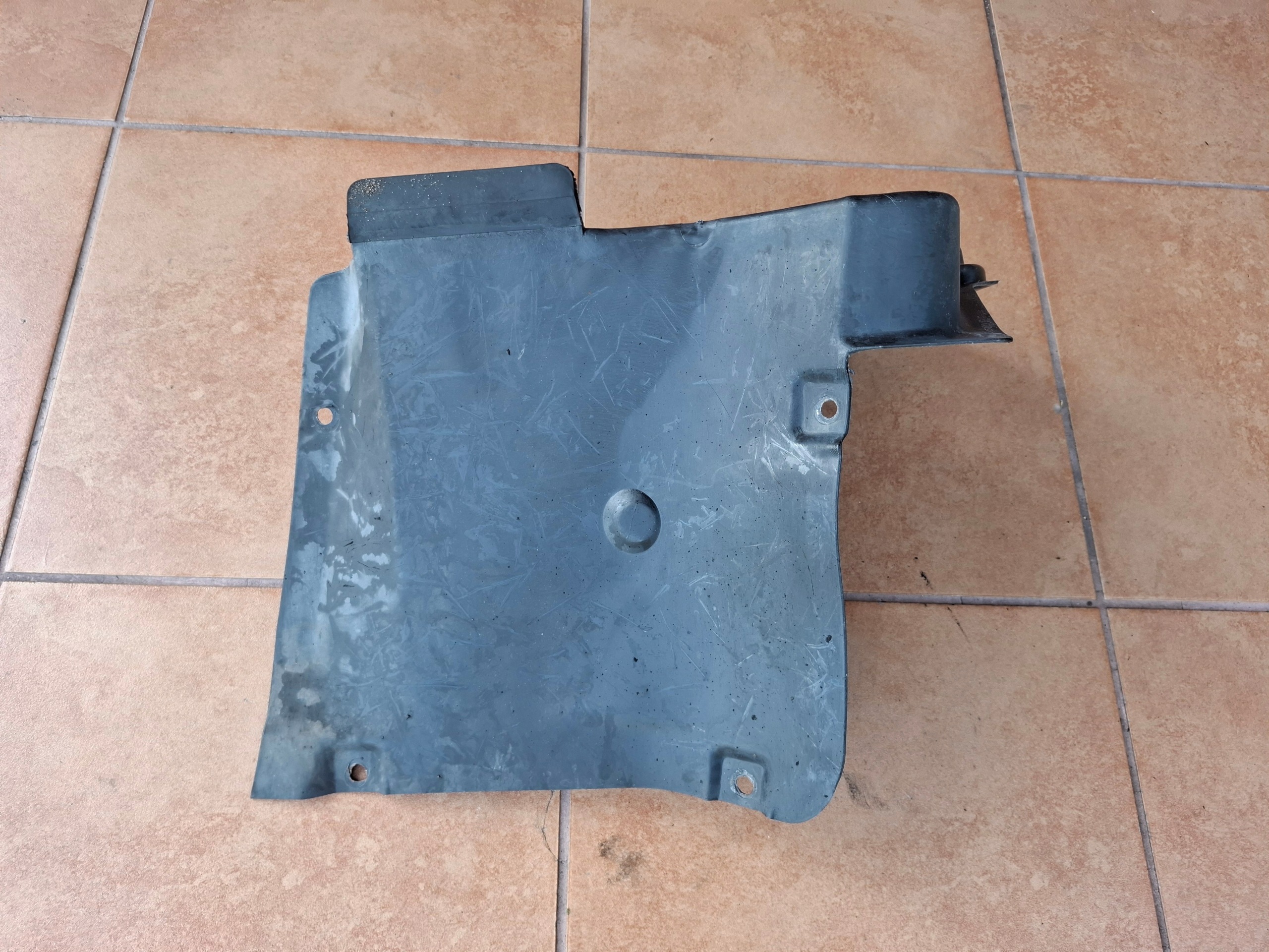 mudguard right front MERCEDES W203 A2038840822