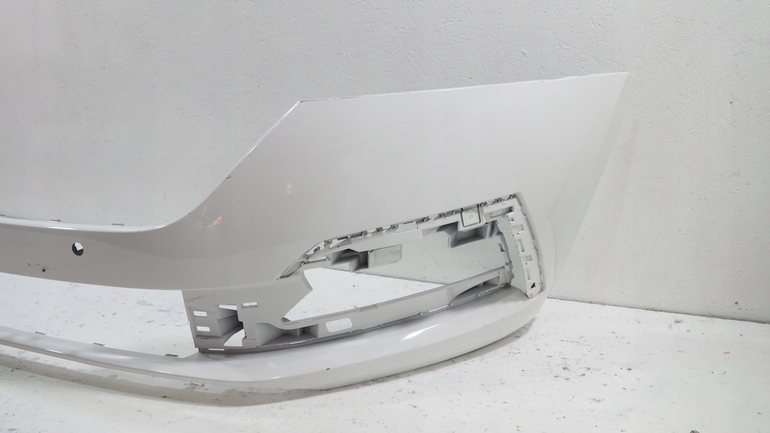 Skoda Octavia IV bumper front front 5E3807221