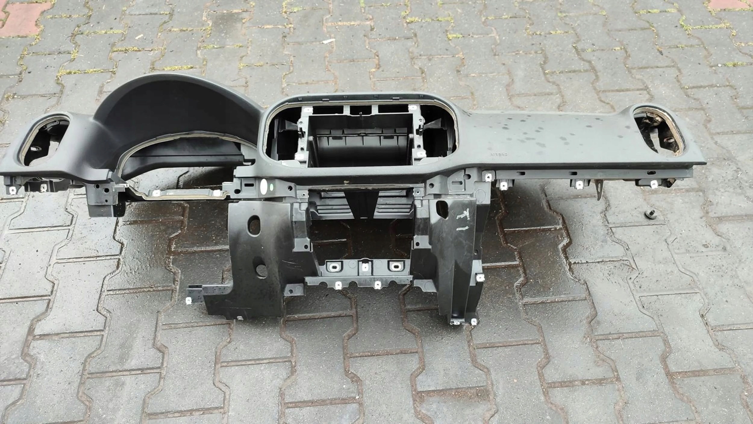 Volkswagen Tiguan Lift 5N0 dashboard instrument panel console