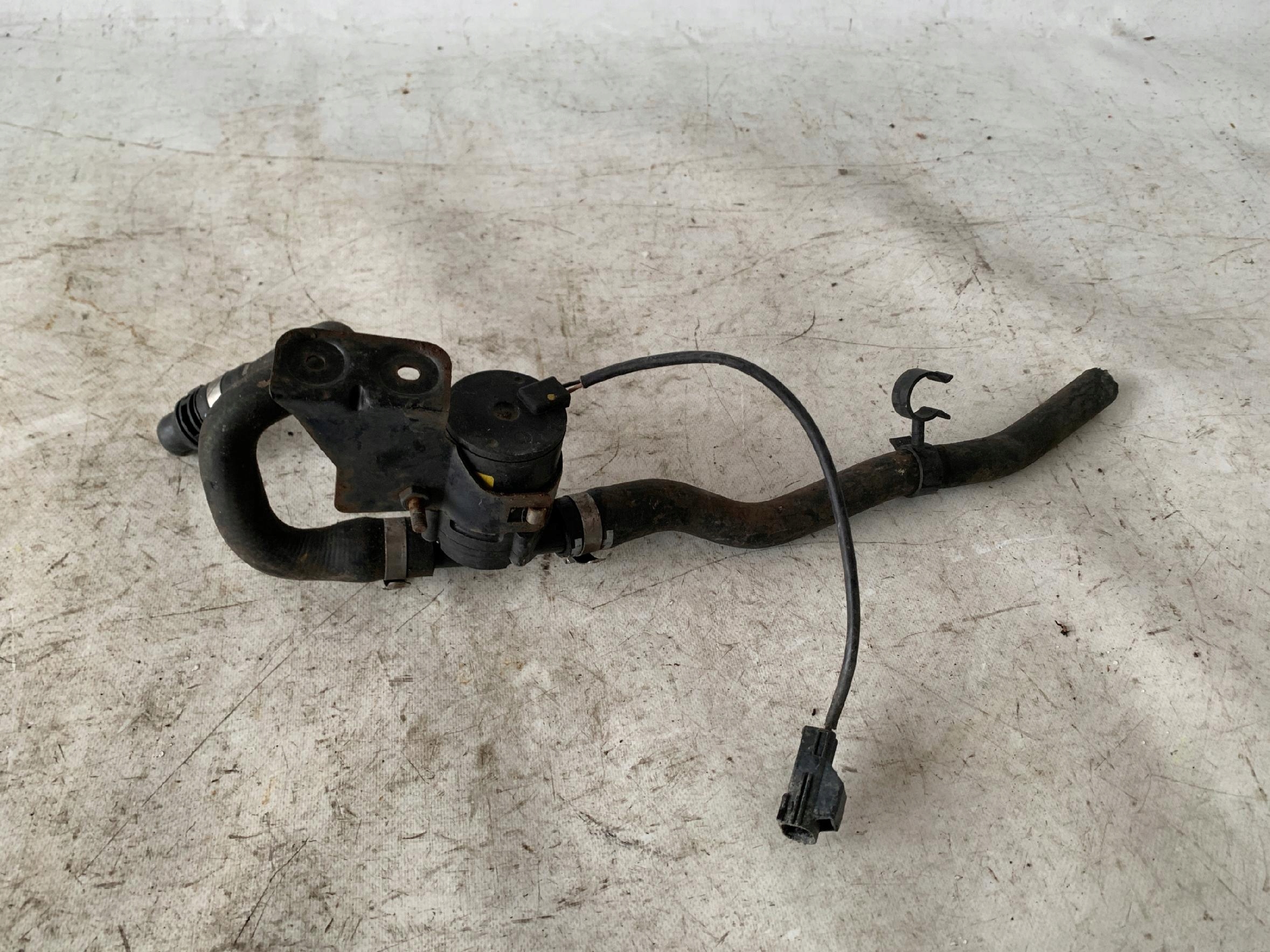 # Pumpa obehu vody FORD VOLVO 6G9N-8564-AF