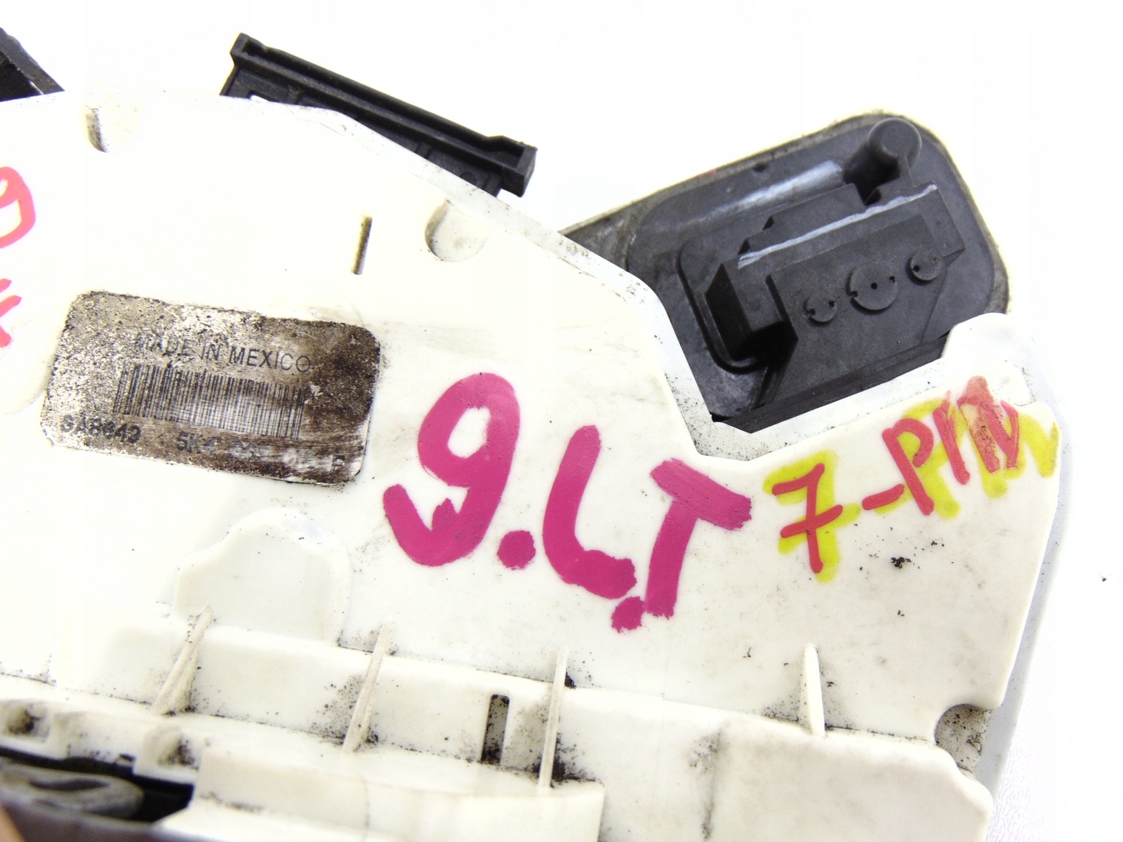 ZAMEK DRZWI LEWY TYŁ 5K4839015F GOLF VI POLO 6R Producent części Volkswagen OE