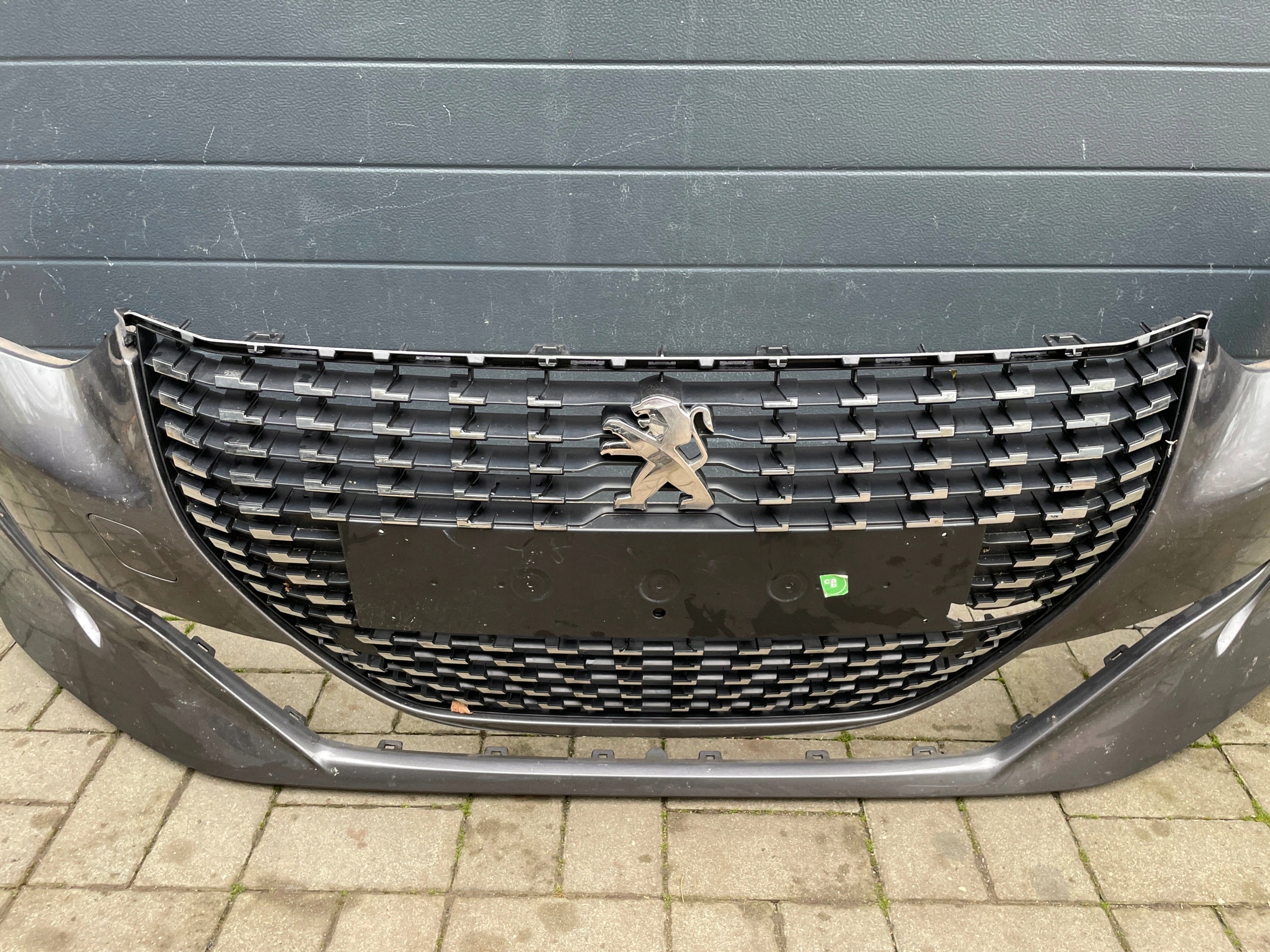 Peugeot 208 2 II bumper front front