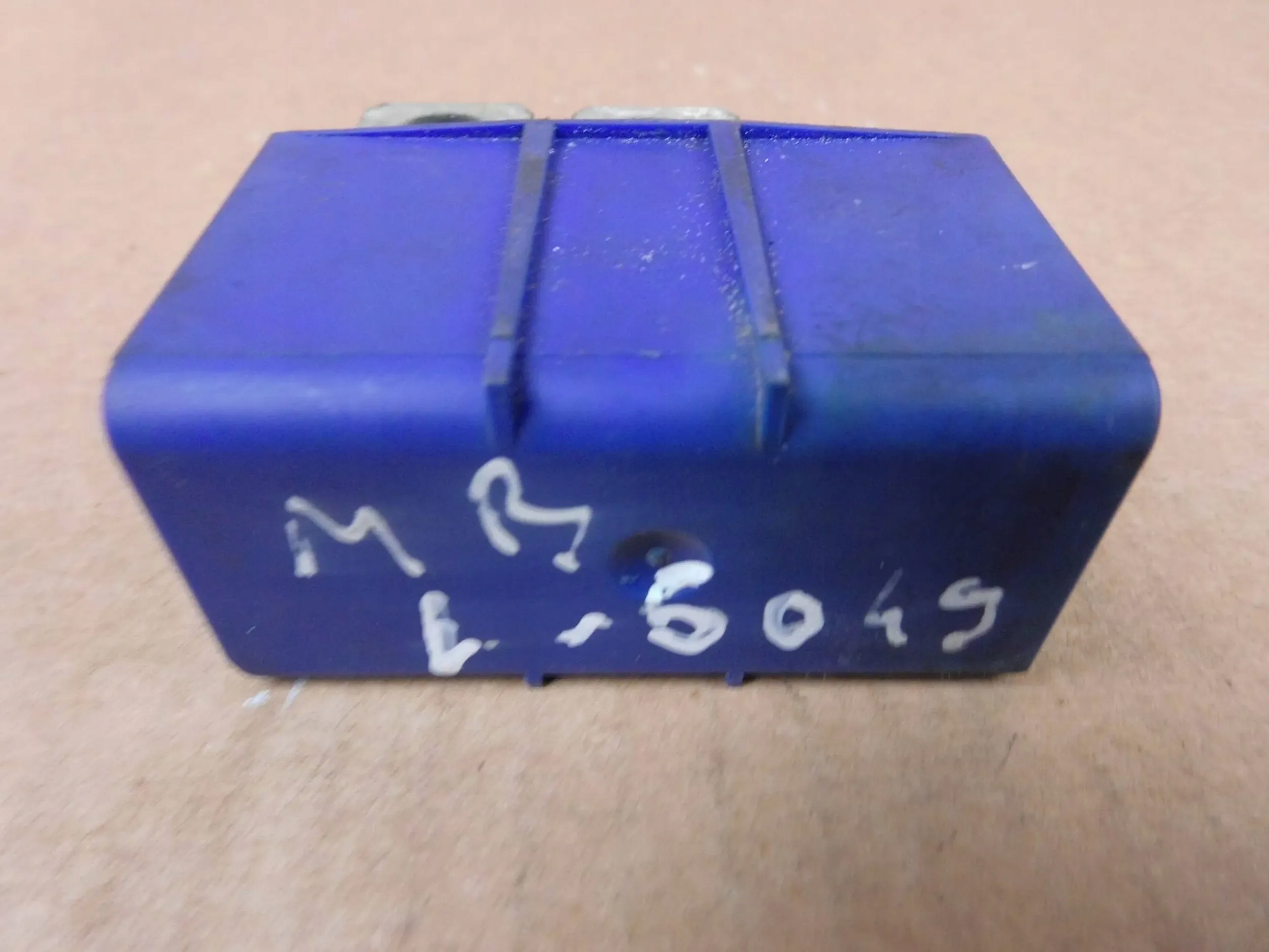 Mercedes-Benz A-KLASA W176 modul Bedienteil akumulatora Klemme A0035422319
