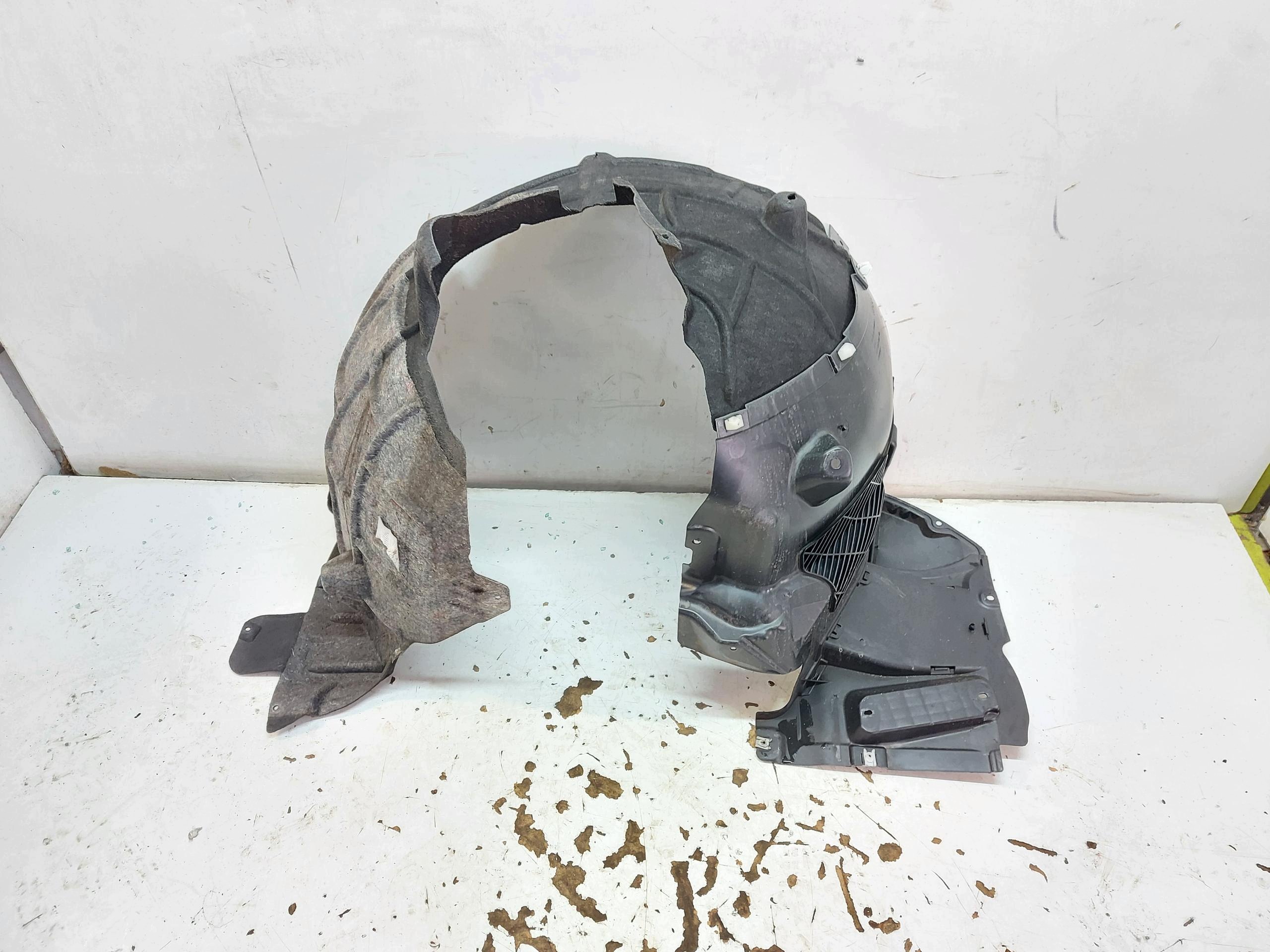 AUDI A5 8B3 B10 AVANT mudguard front front right