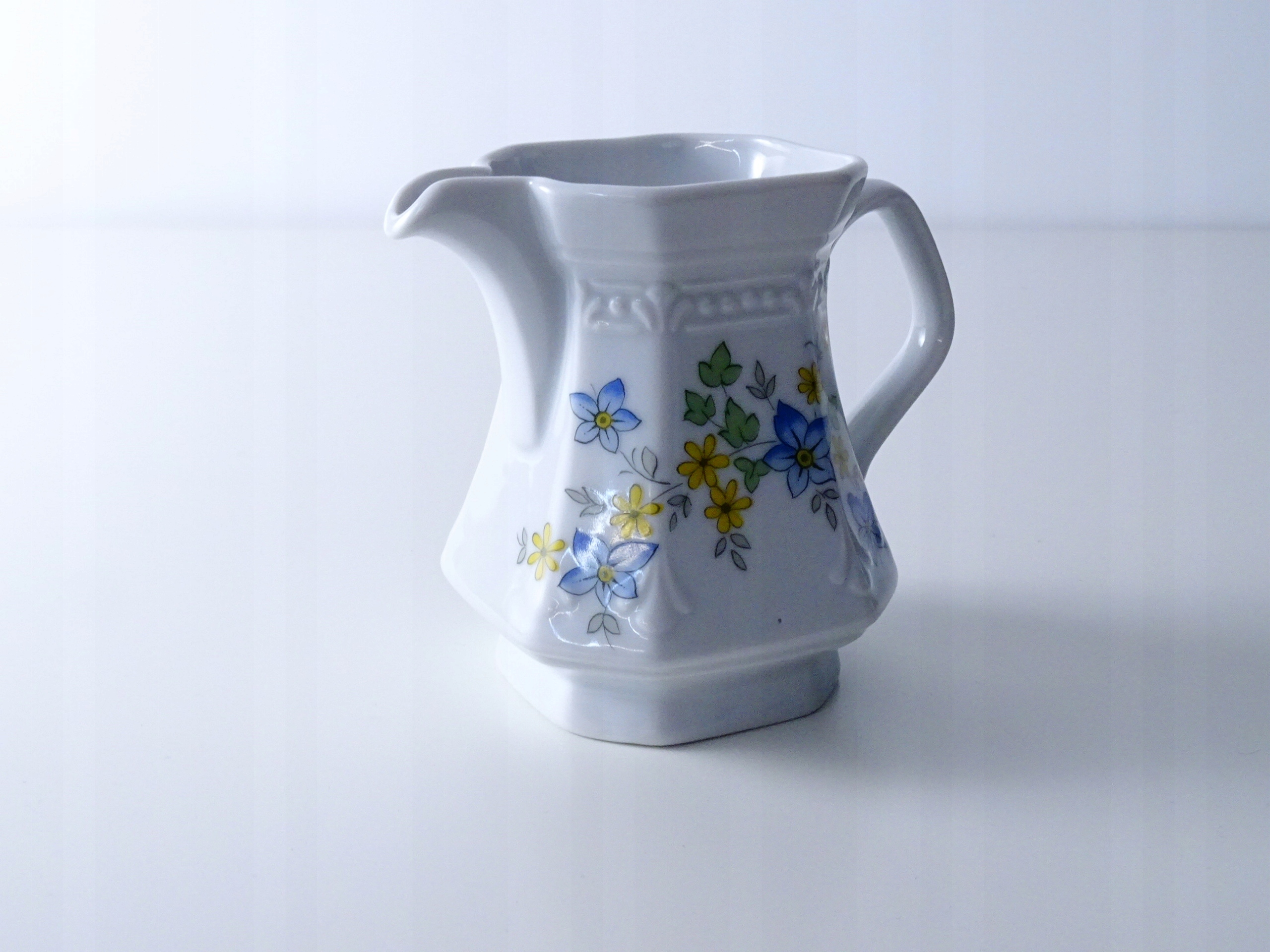 BAWARIA PIĘKNY MLECZNIK PORCELANOWY KWIATY