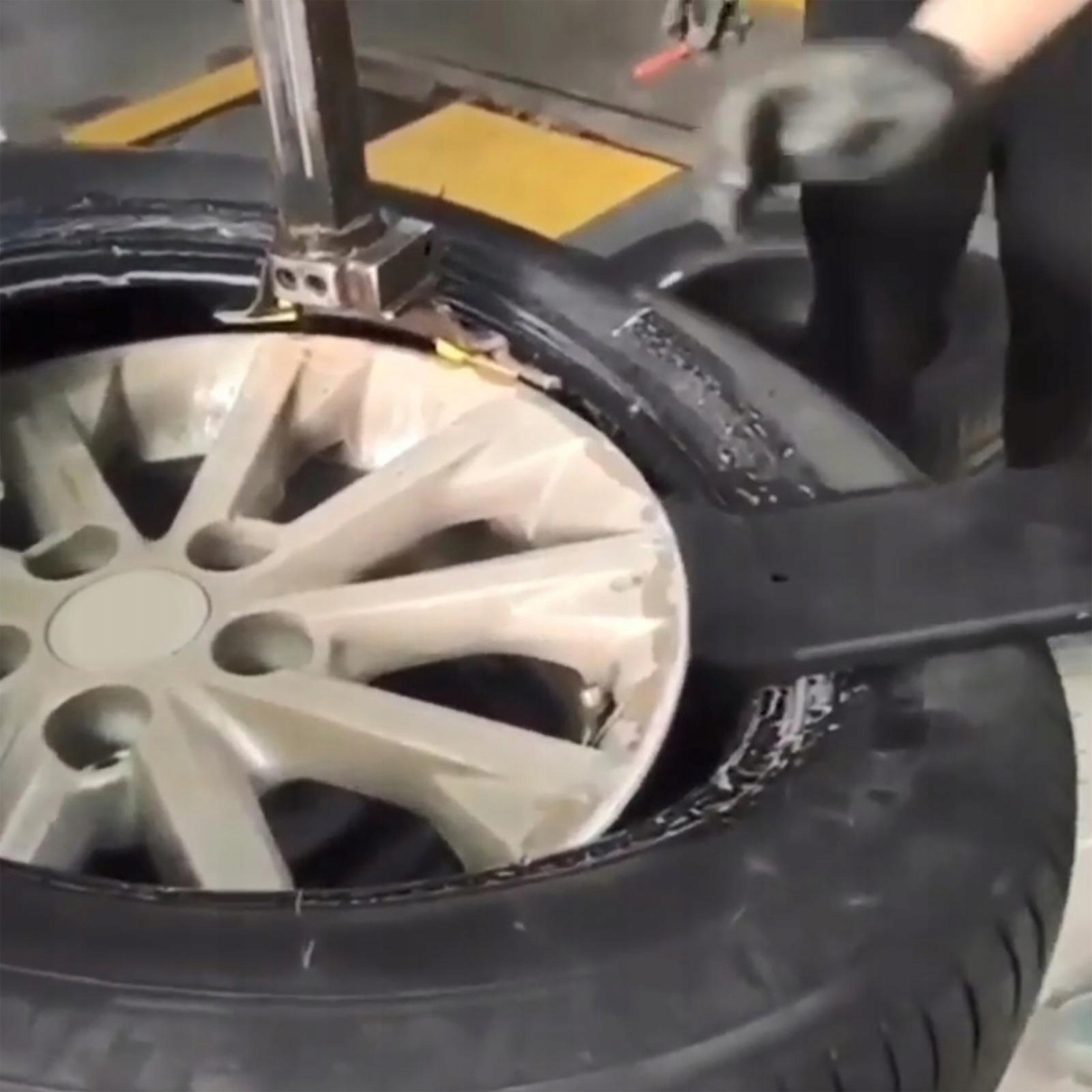 Narzędzia do demontażu opon samochodowych EAN (GTIN) 6226475396828