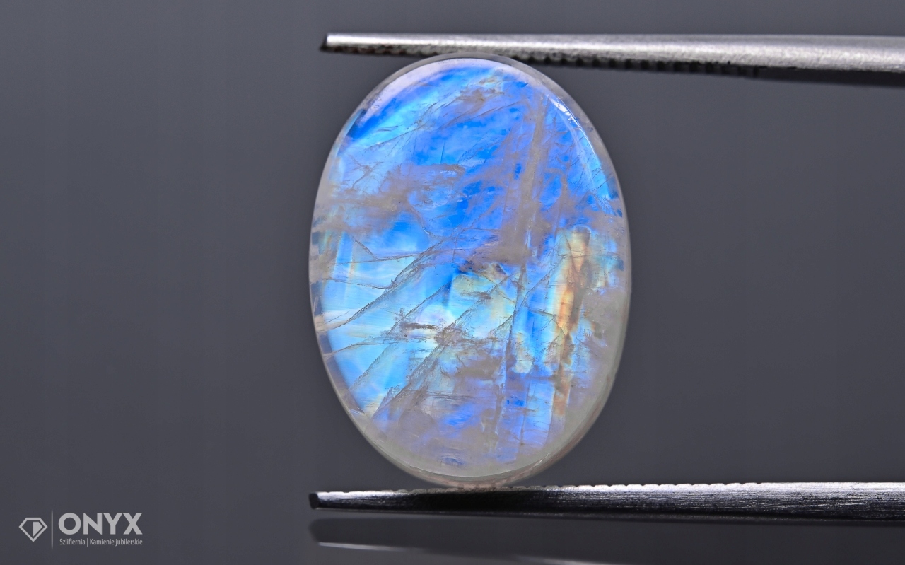 Měsíční kámen mělký ovál 16x12 mm