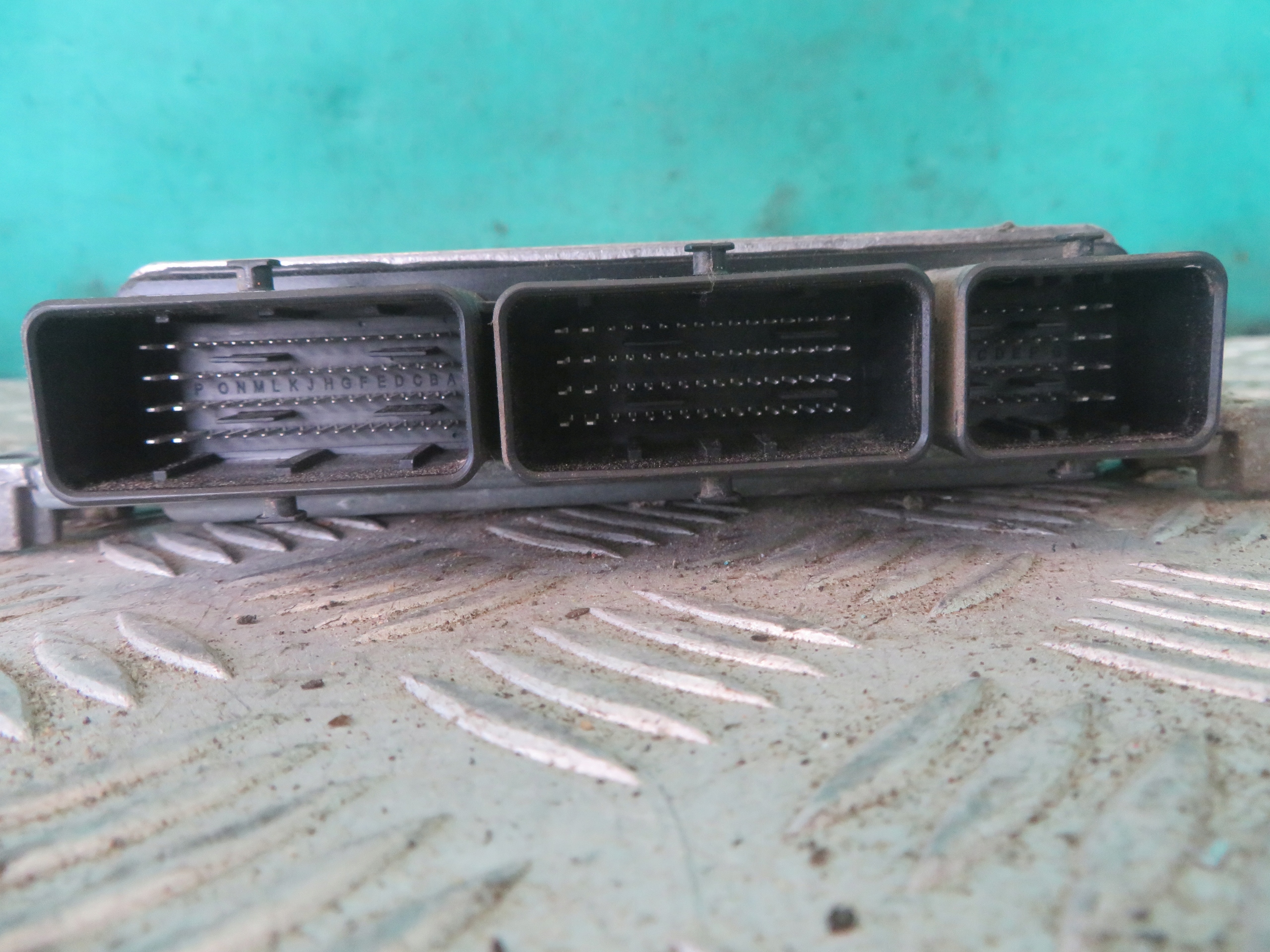 computer control unit of the engine RENAULT MASTER OPEL MOVANO 2.3 19R 237100827S