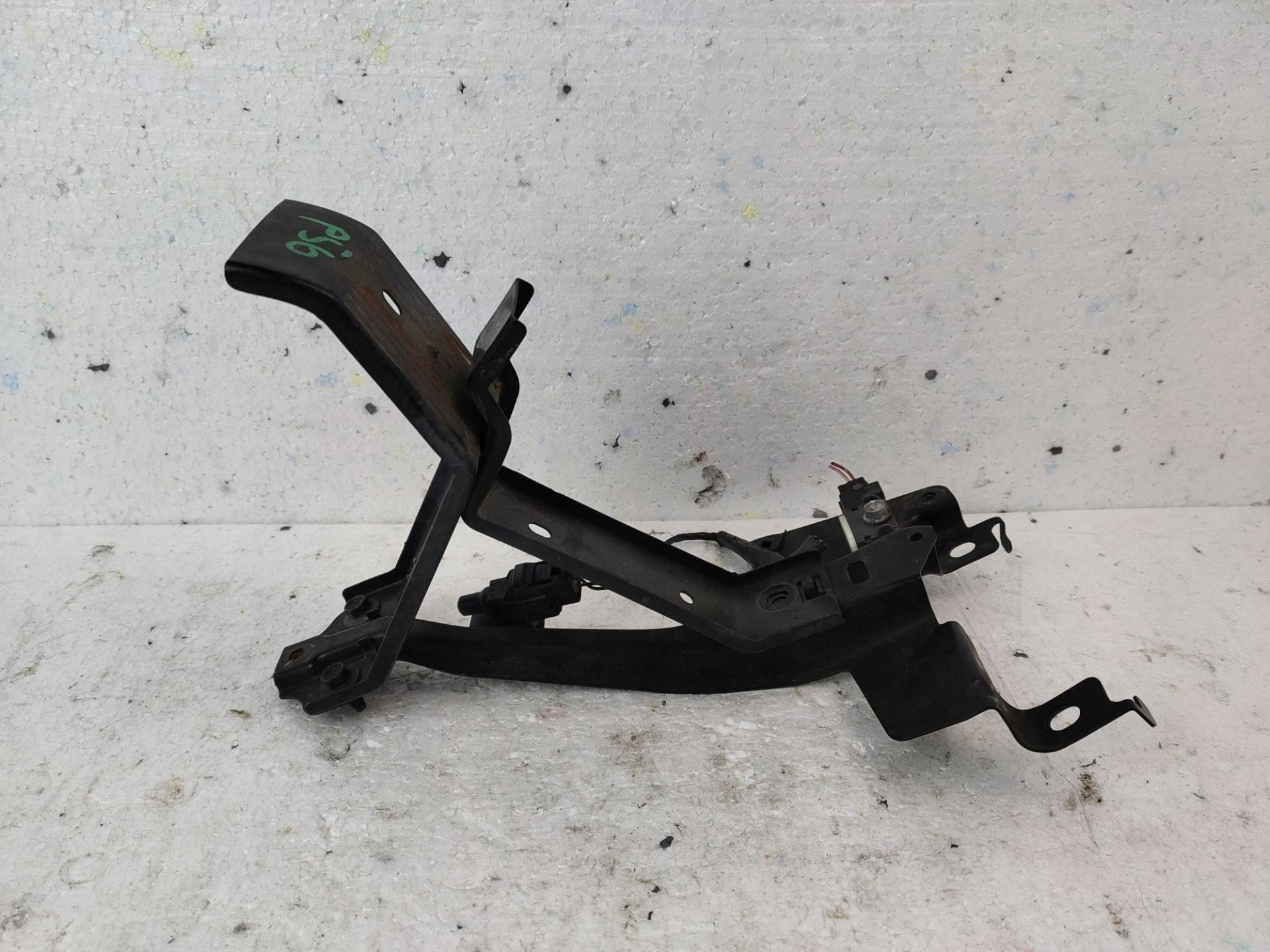 bracket of a lock bonnets Mazda CX-9 2008