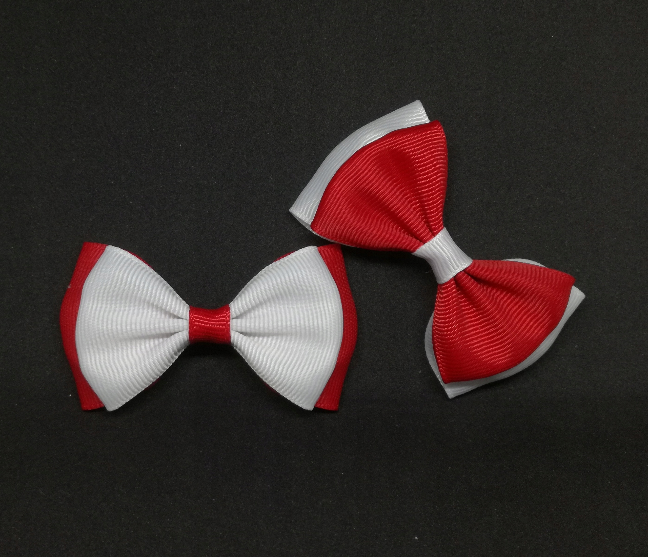 SPINKI do włosów kokardki 2 szt biało czerwone Marka Inna marka