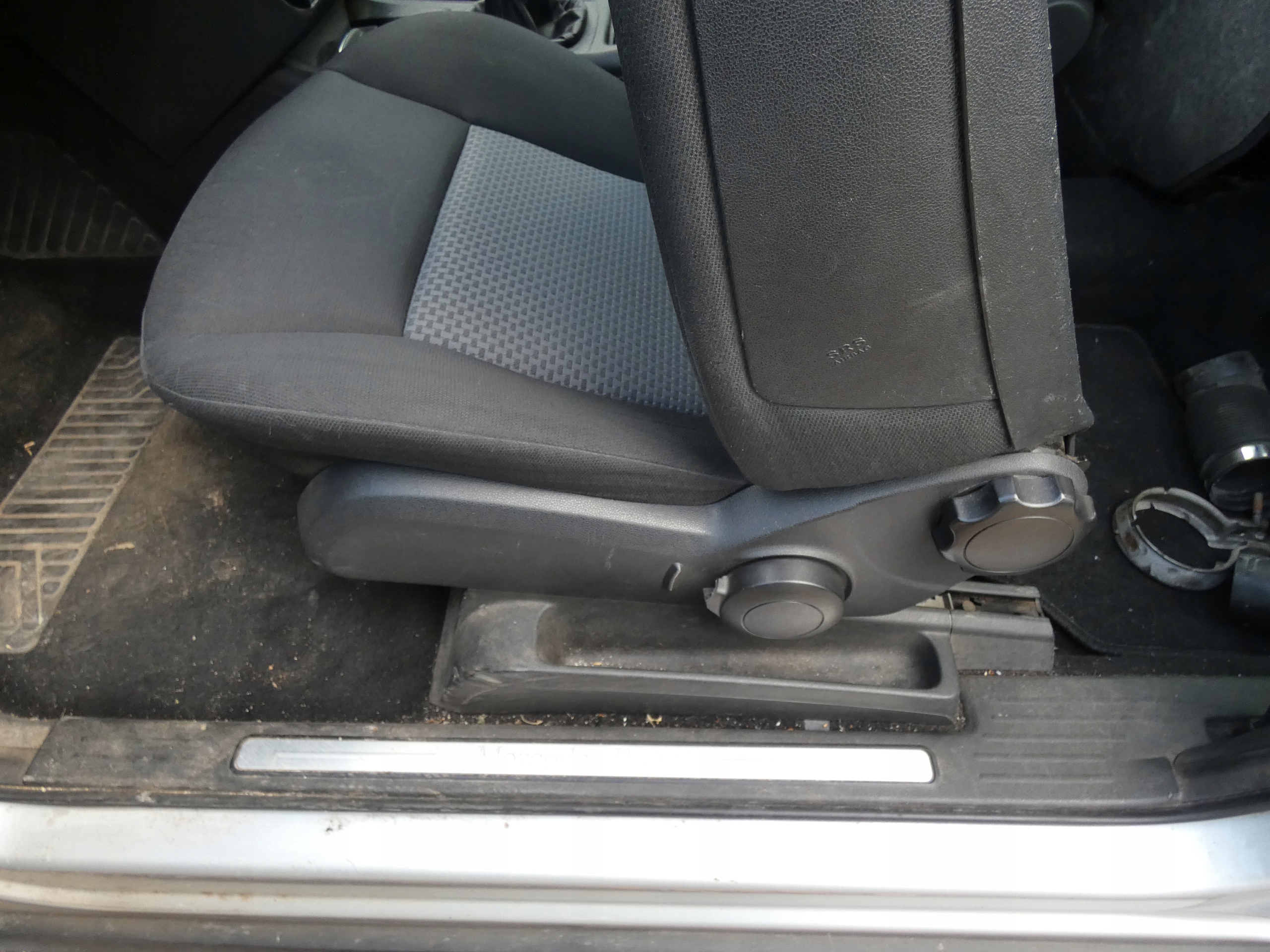 seat left front driver´s MERCEDES A KLASA W169 3D 04-12