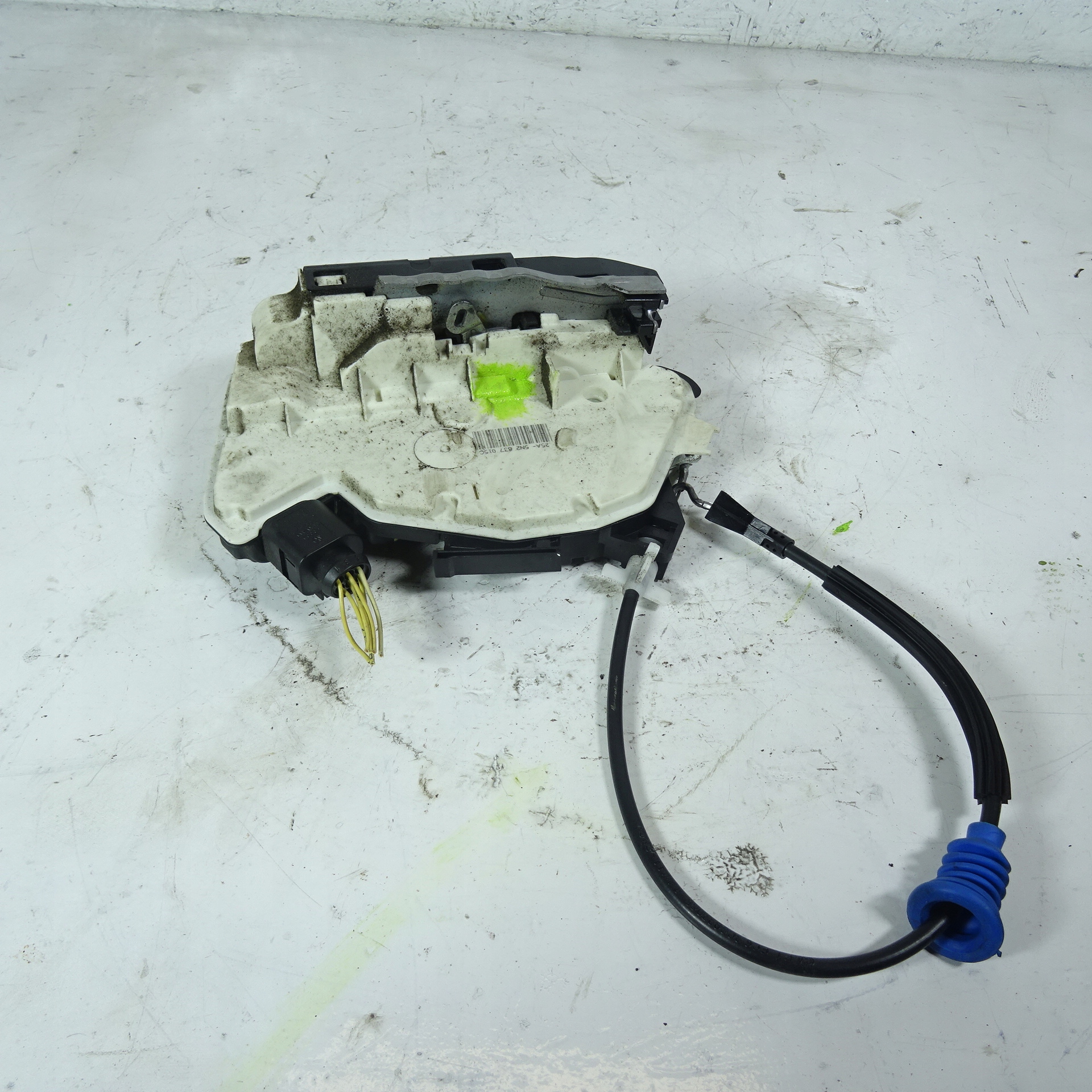 VW PASSAT CC lock door front left 5N2837015C