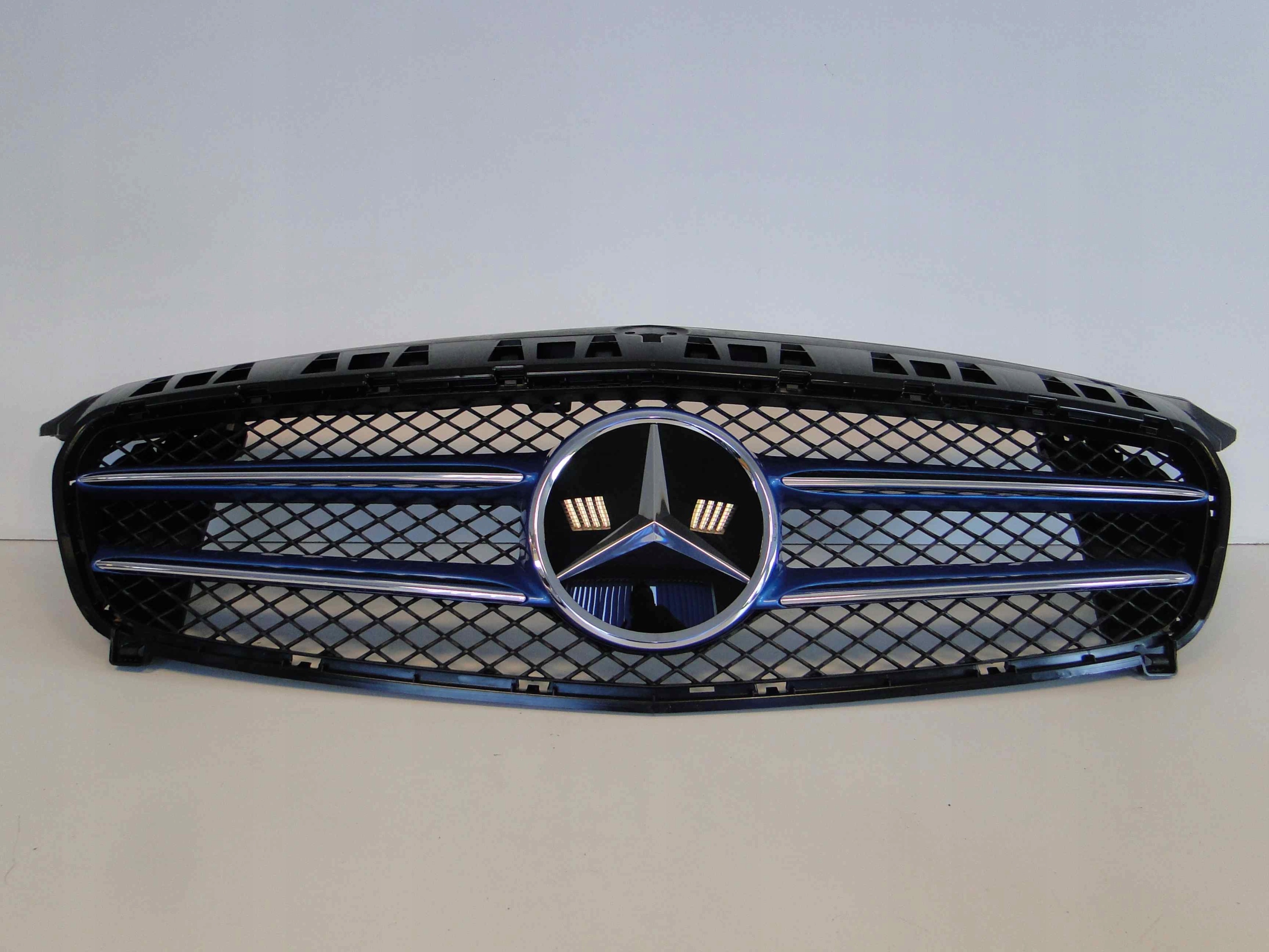 MERCEDES A W176 176 GRILL ATRAPA AMG NIEBIESKI Kolor niebieski