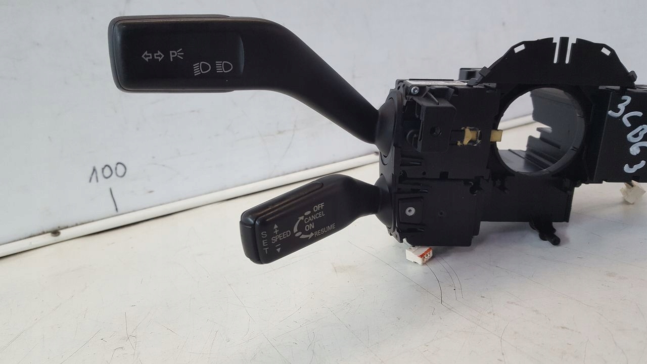 Commodo essuie glace VW Passat B6 1,9 TDI