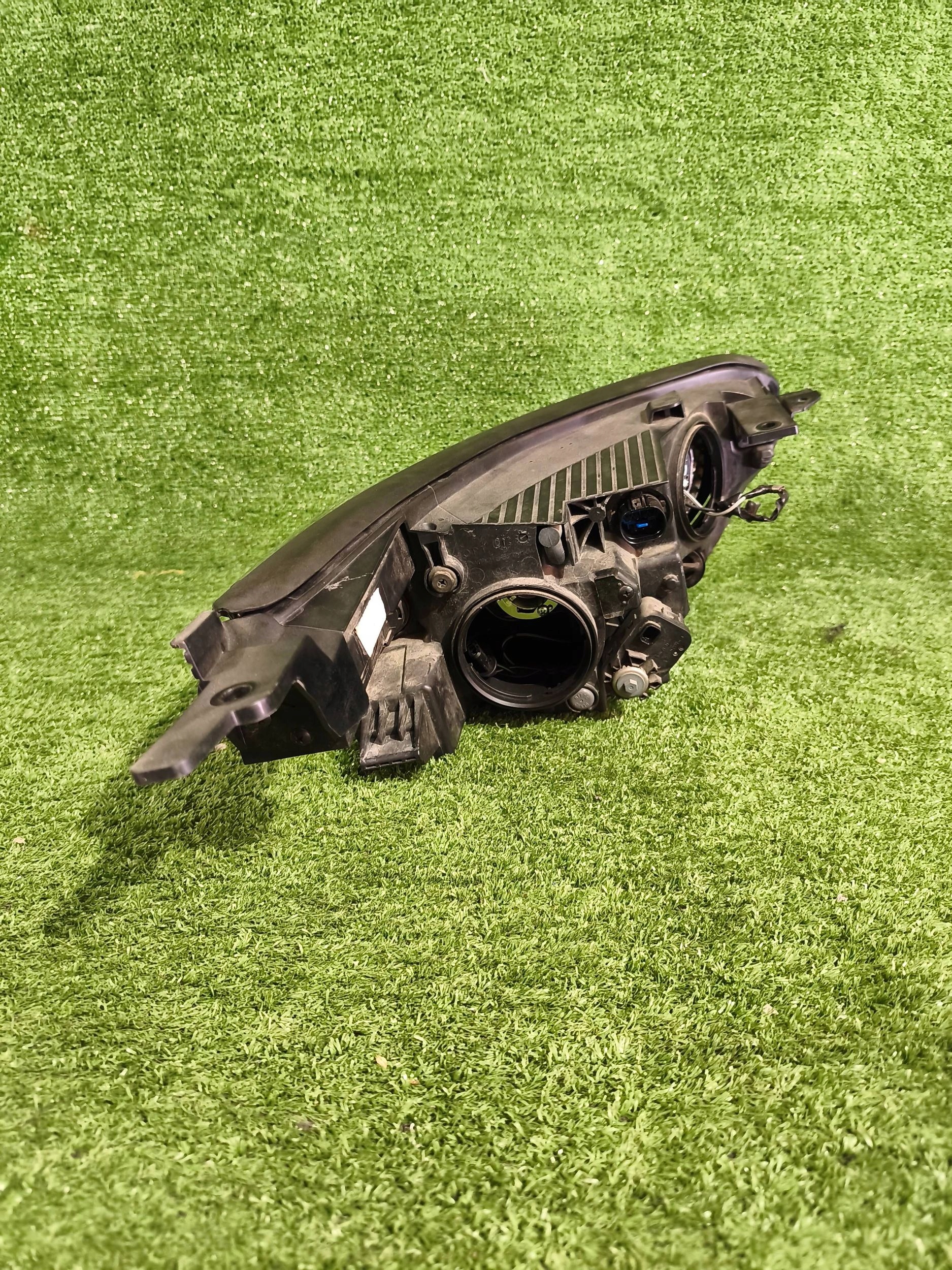 REFLEKTOR left front KIA STONIC 17- lens NR.987