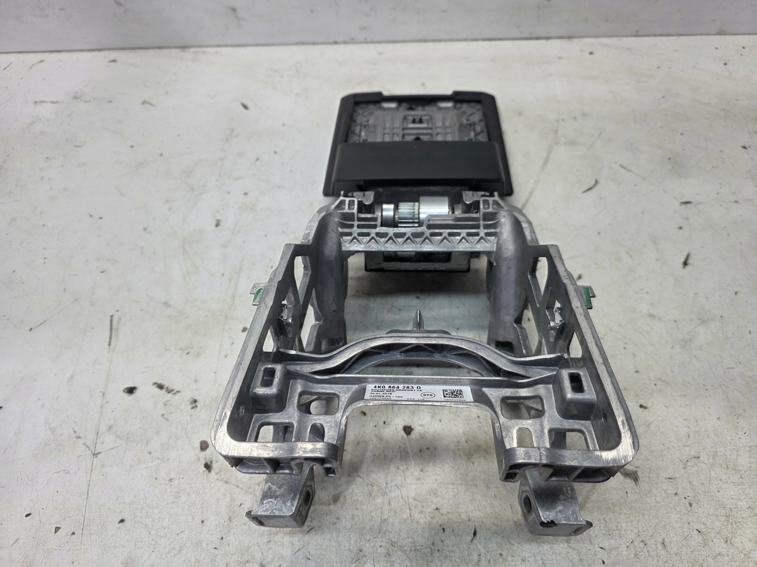 staffa UCHWTY bracciolo AUDI A6 C8 4K0864283D