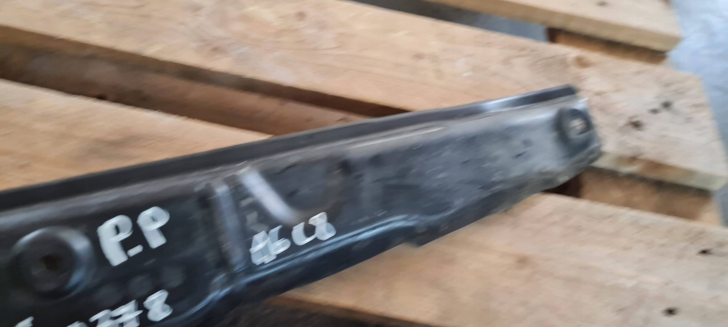 A6 C8 4K hangszigetelő sárvédöt fedél PANEL jobb eleje 4K0821112