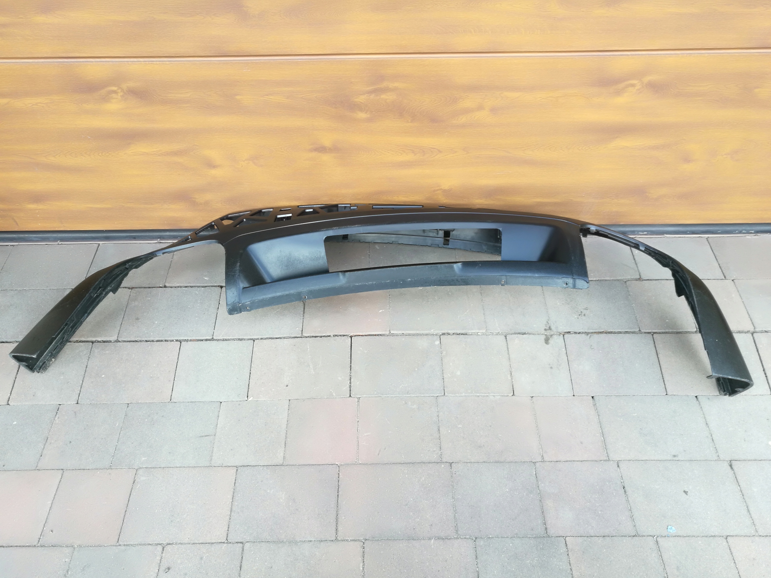 PORSCHE CAYENNE-СПОЙЛЕР ЗАДНЕГО БАМПЕРА 7P5807834N