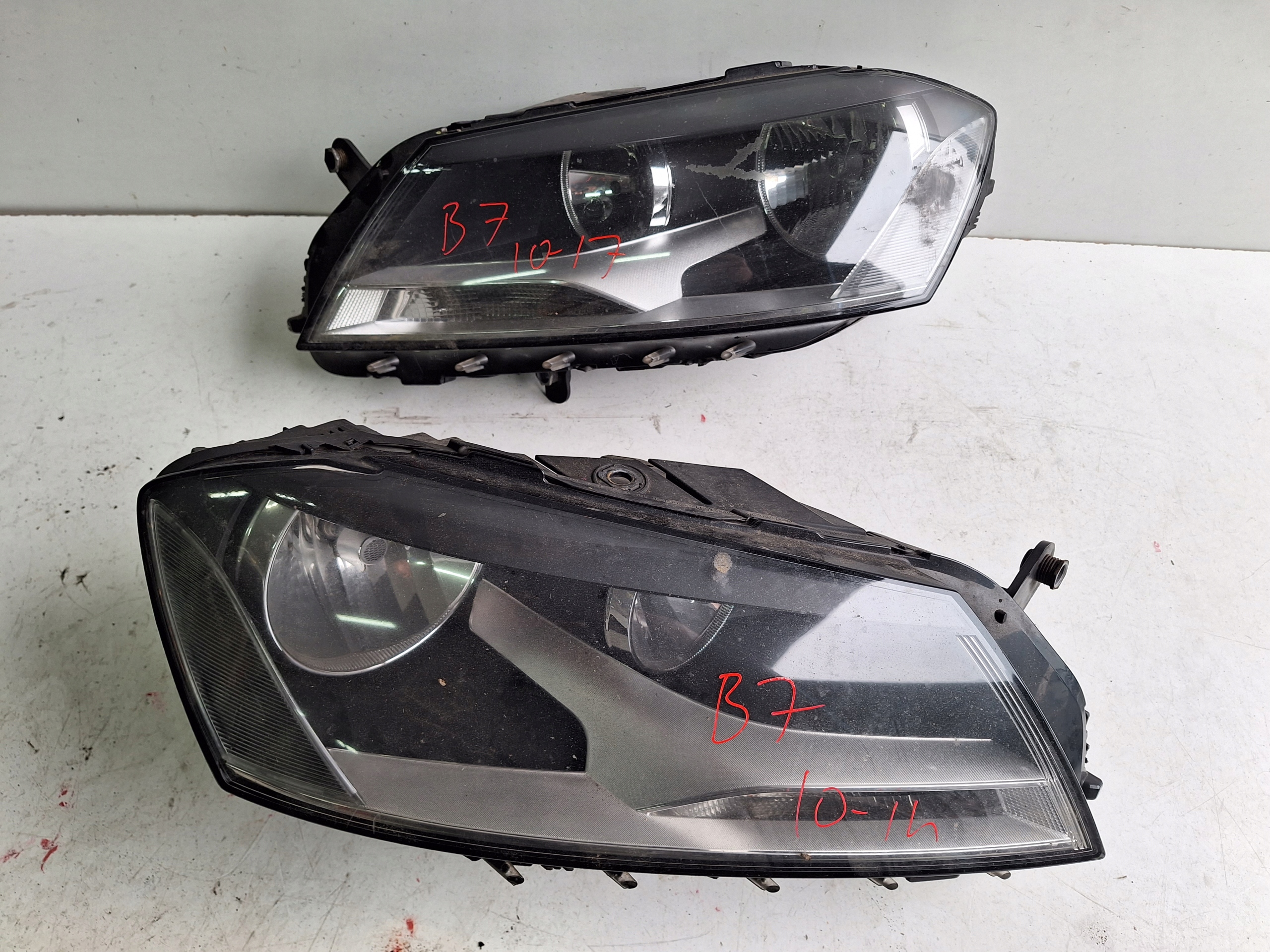 VOLKSWAGEN PASSAT B7 10-14 light right UK
