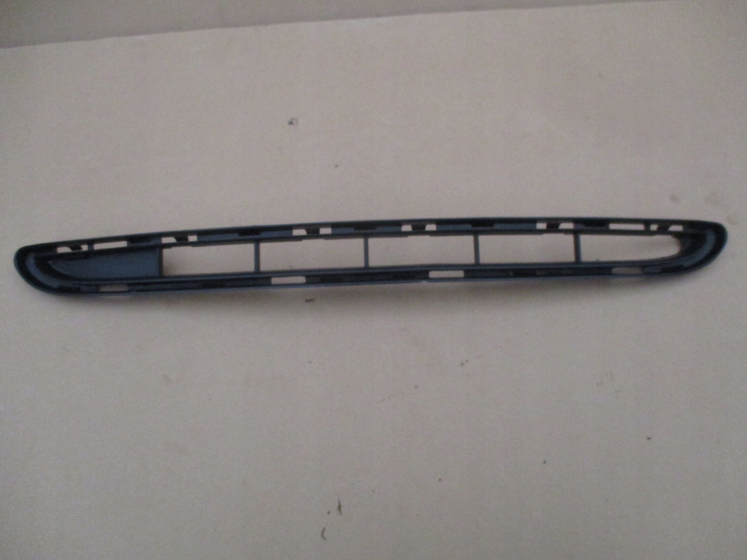 grid lower of a bumper front Renault Clio 3 III 622565519R