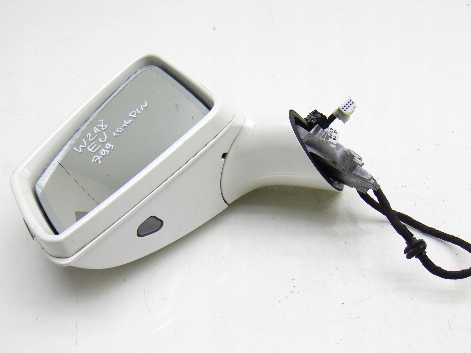 LUSTERKO PRAWE MERCEDES CLS W218 10+6 PIN 799 EU