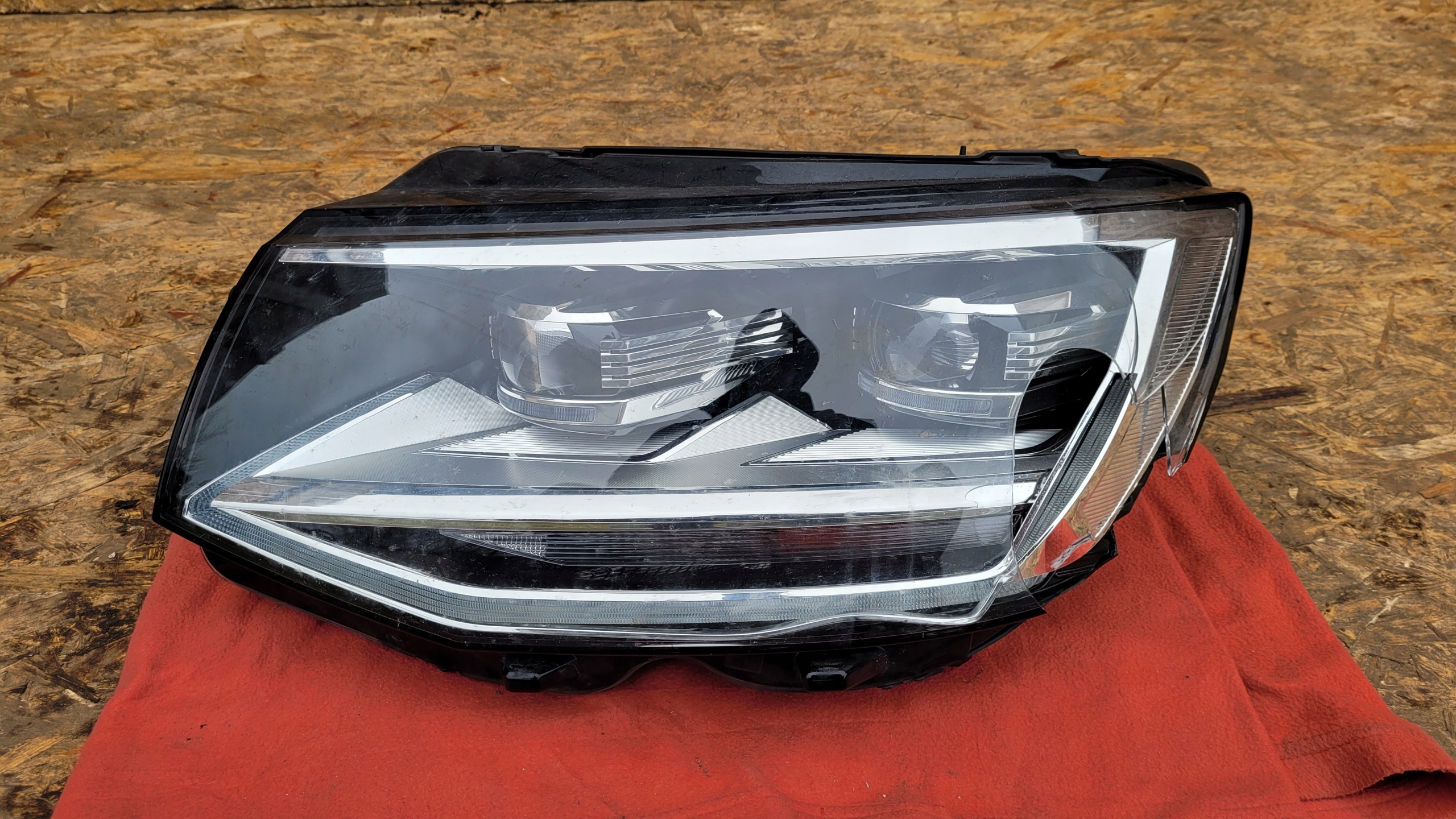 vw T6 15- левый перед full led 7E1941035