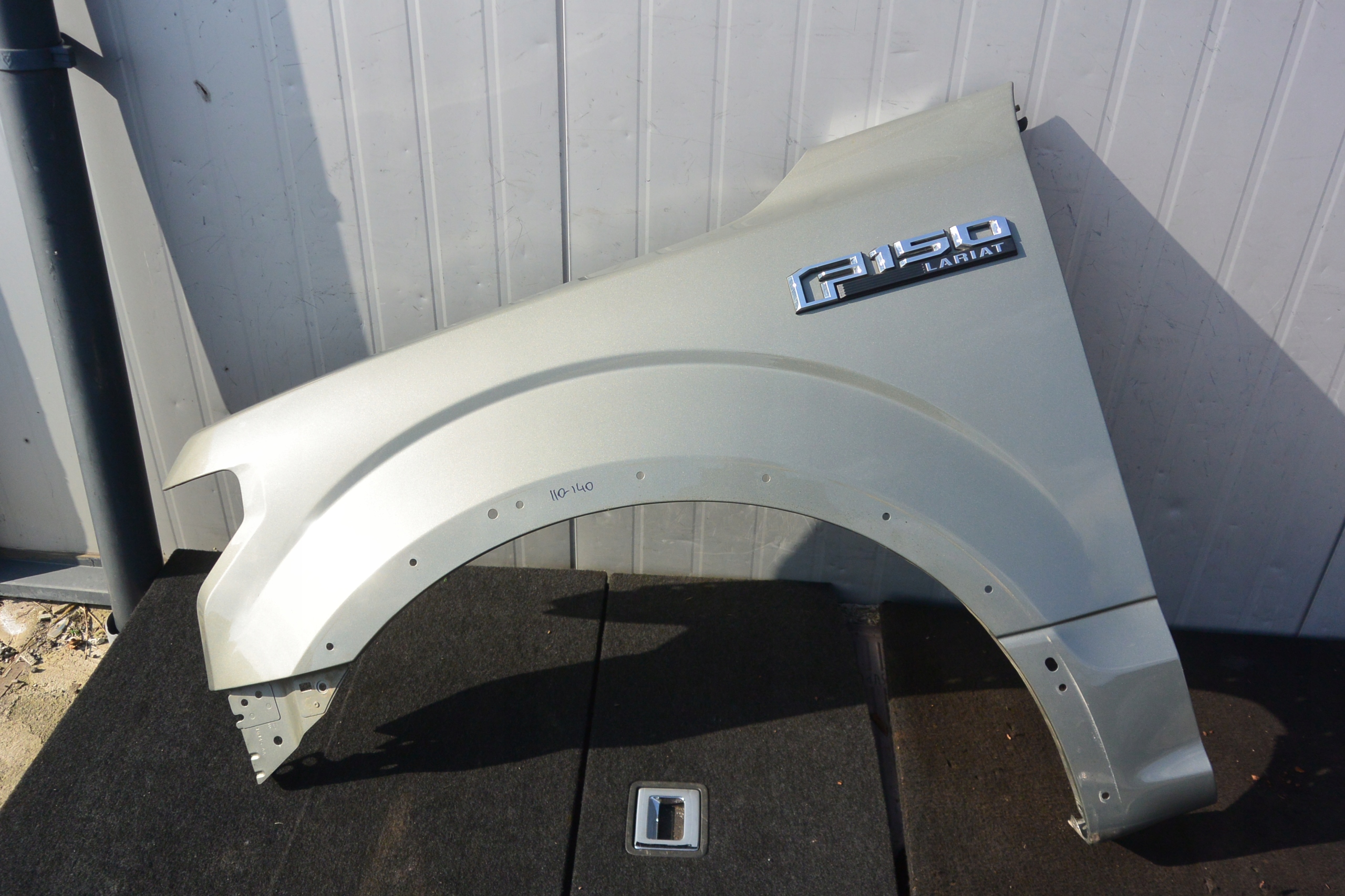 fender left front FORD F150 LARIAT 2017