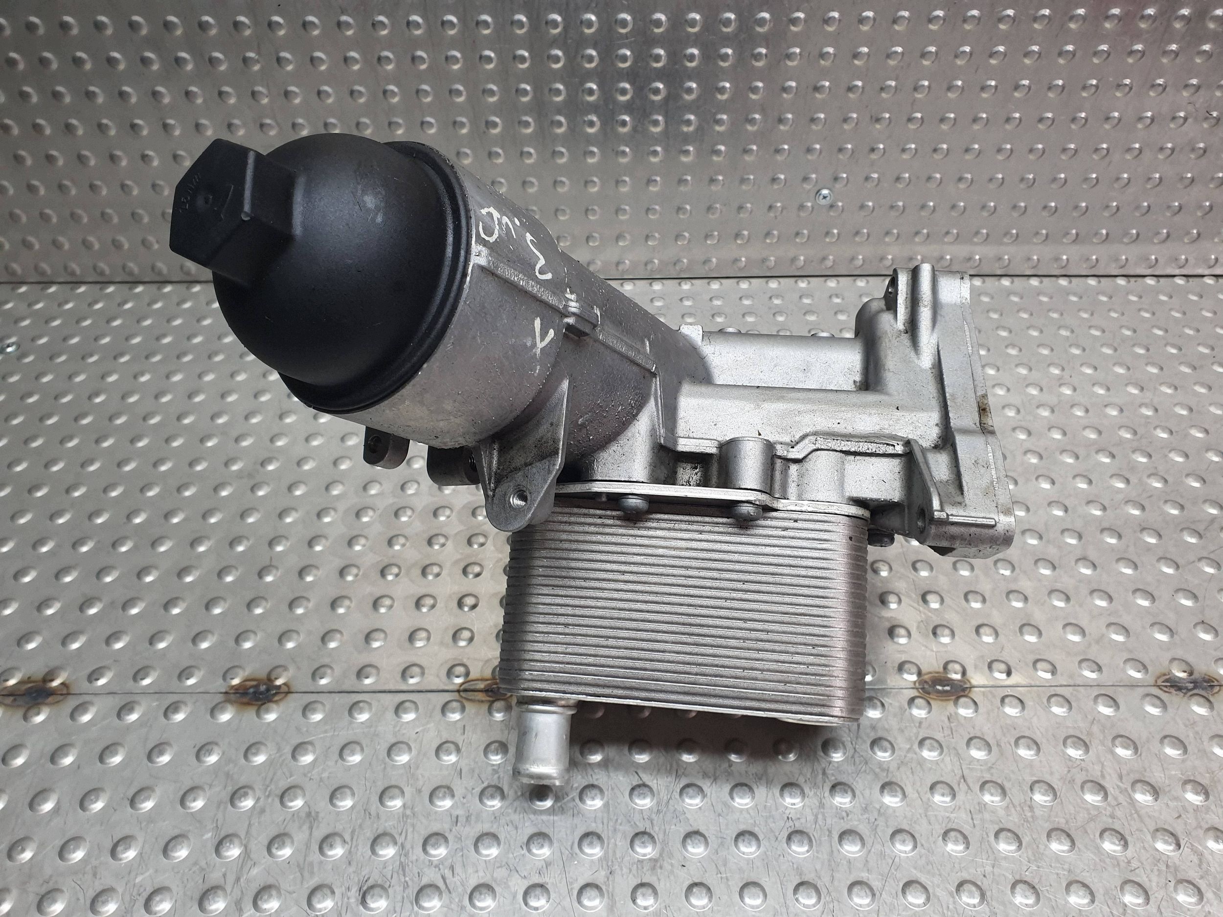 cover of a filter, oil 7788453 BMW E91 E90 E60 E61 X5 E70 E53 E65 3.0 D M57