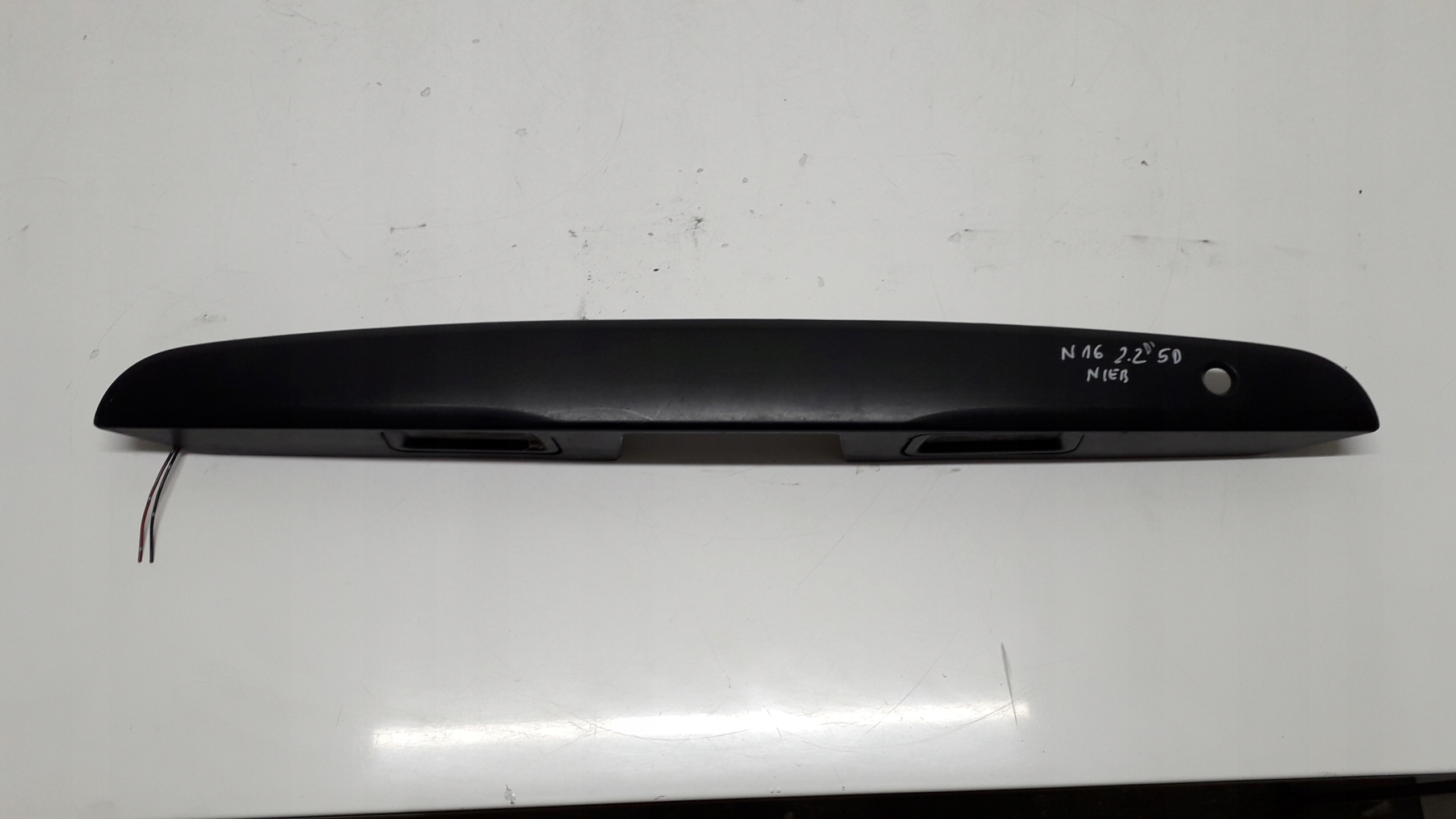 NISSAN ALMERA N16 BLENDA LISTWA KLAPY TYLNEJ