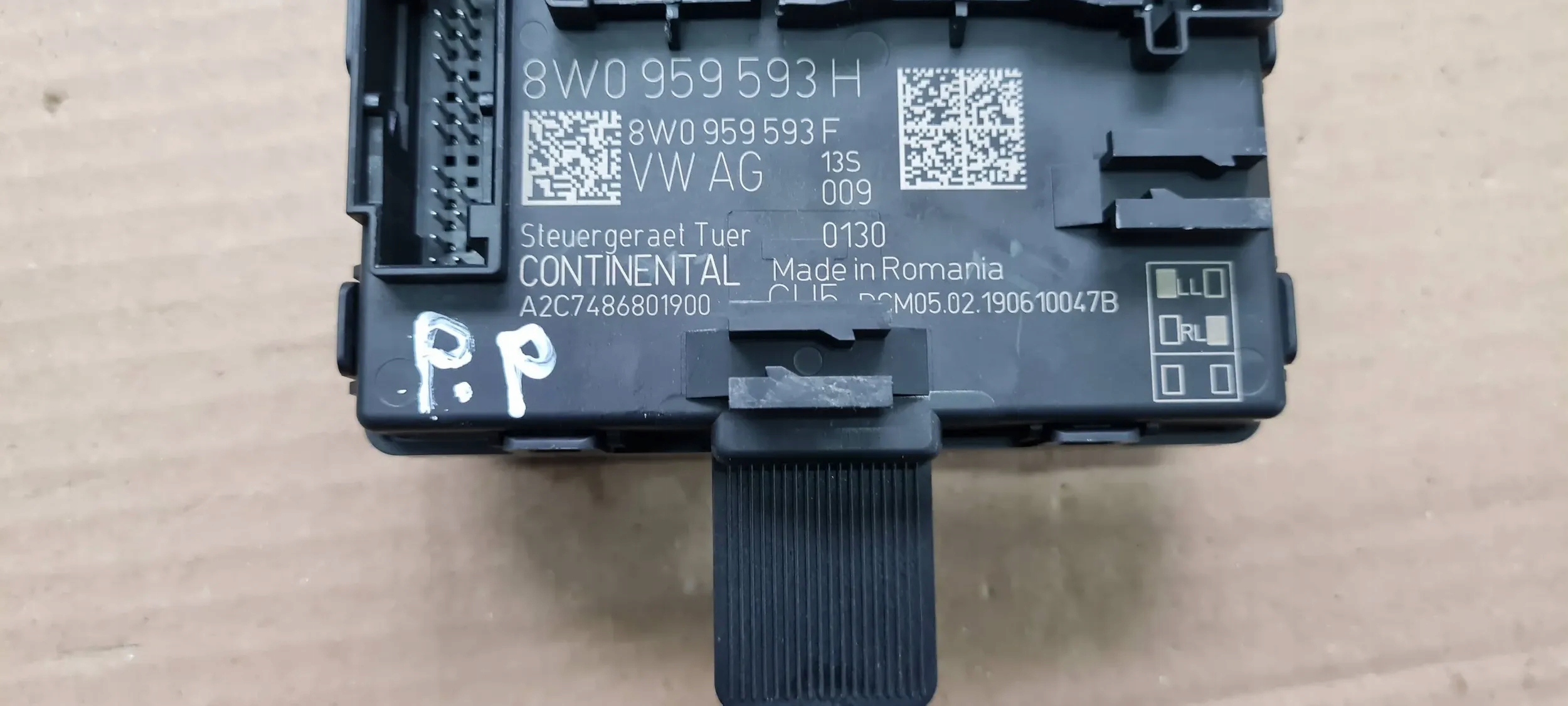 A4 B9 8W module control unit door front 8W0959593H A5 8W