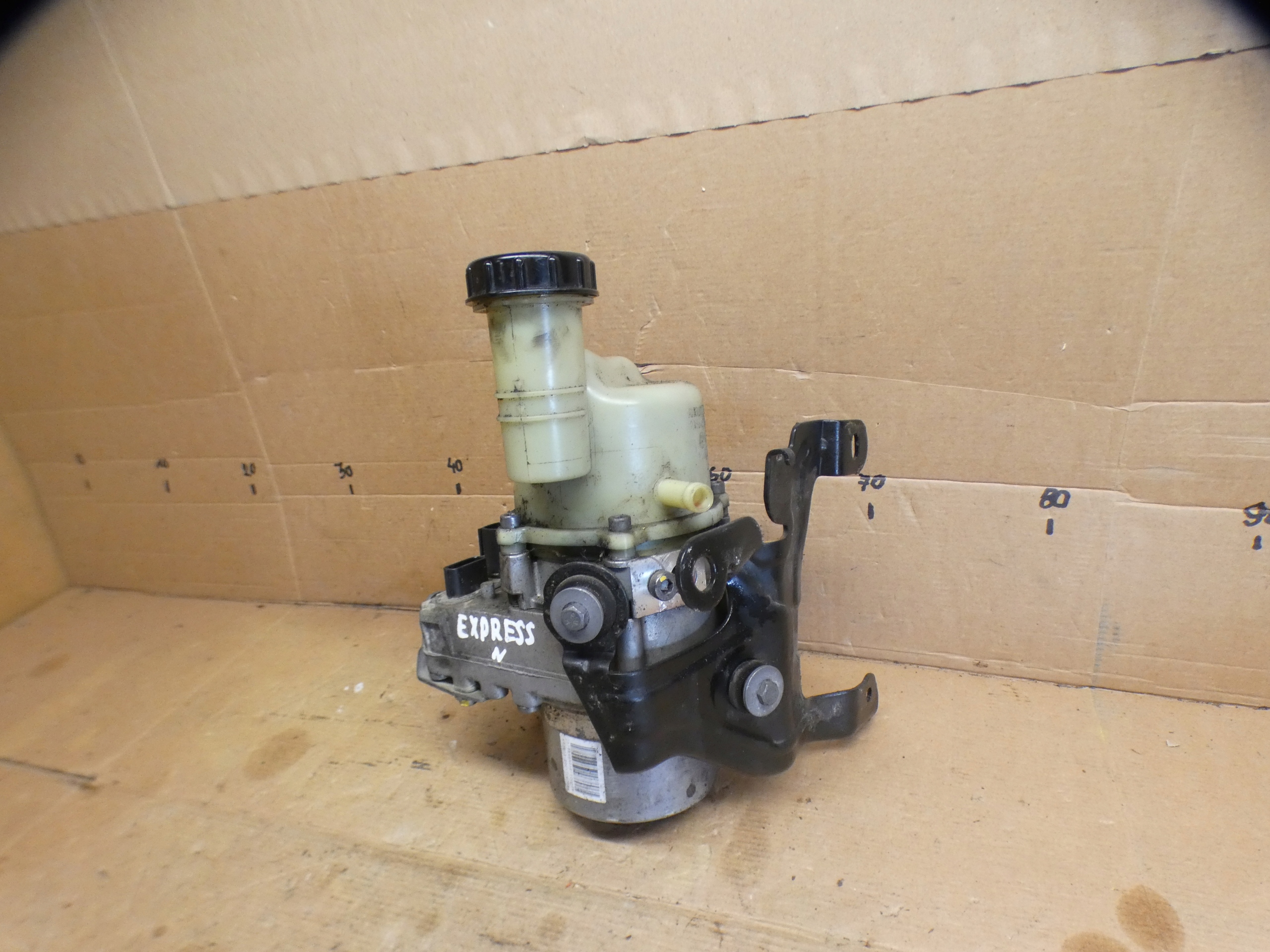 Servopumpe RENAULT EXPRESS 491103919R