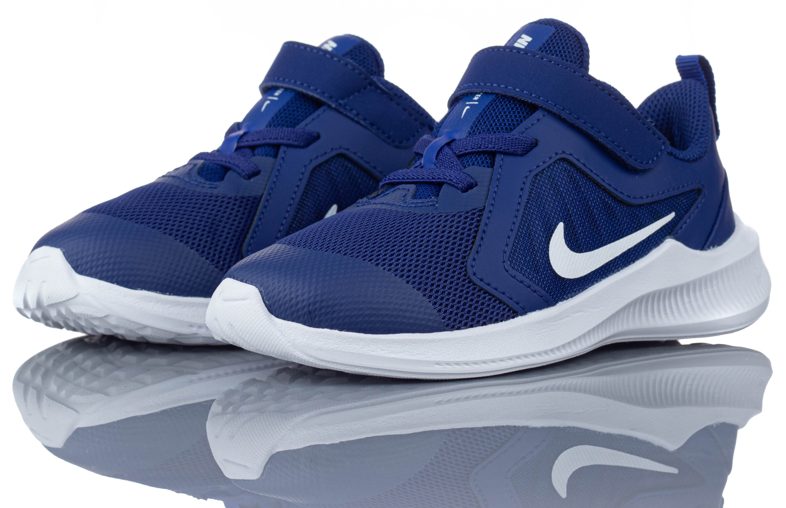 

Buty Dziecięce Nike Downshifter 10 Lekkie R-26