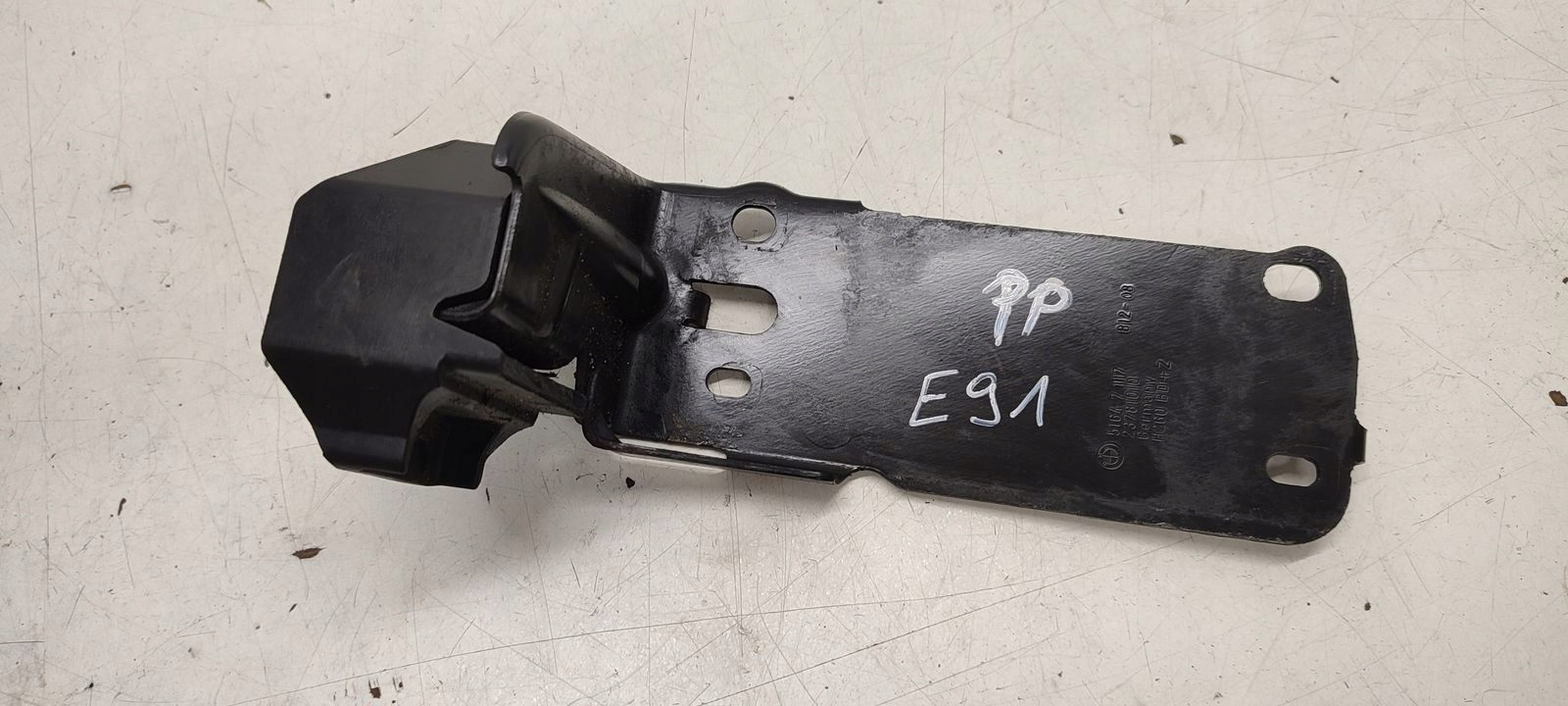 halter des kühlers BMW E91 2,0