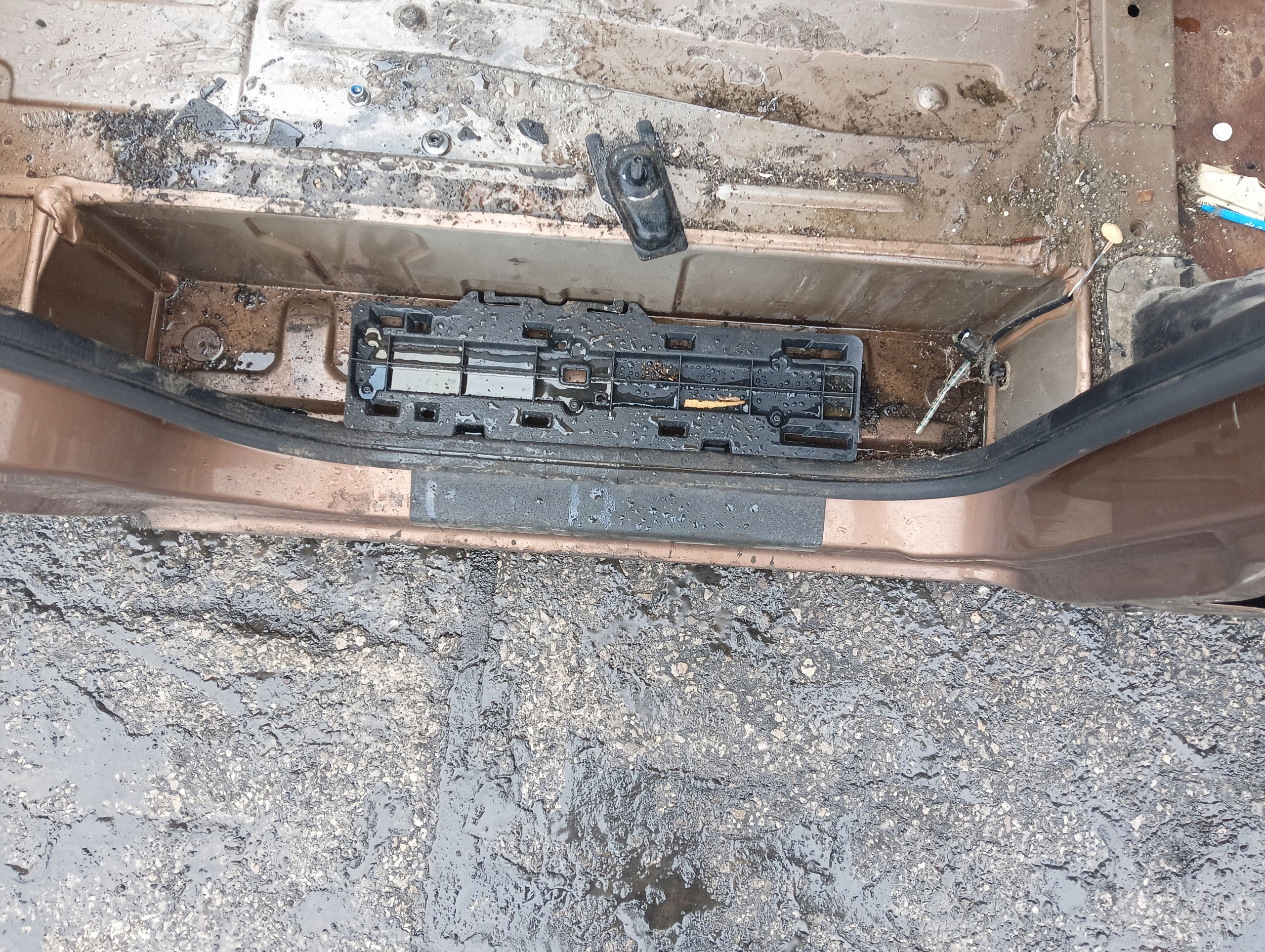 threshold left pillar central OPEL VIVARO B TRAFIC III TALENTO KOD LAKIERU L41R