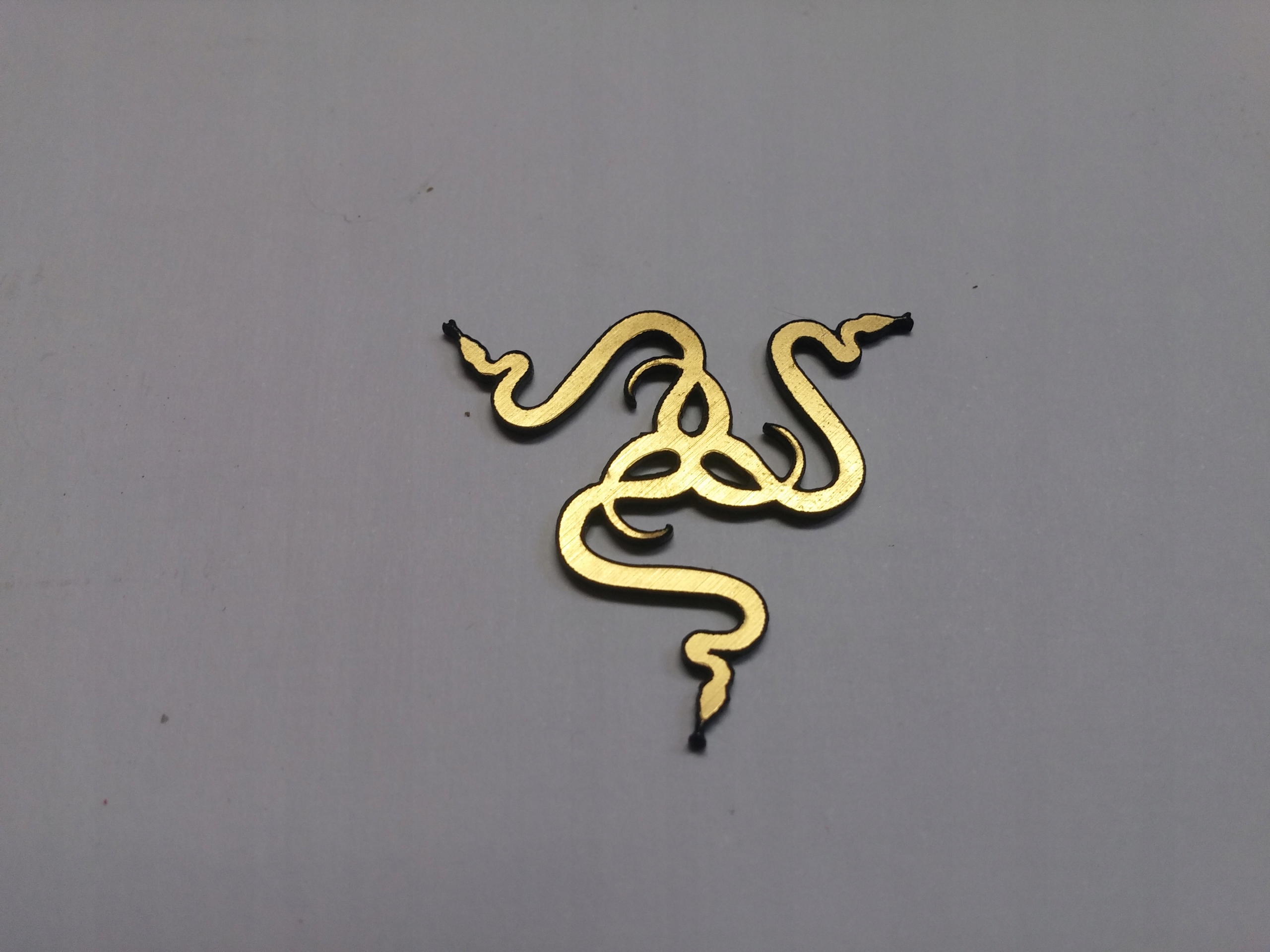 

Razer naklejka emblemat 30 x 30 mm *złota