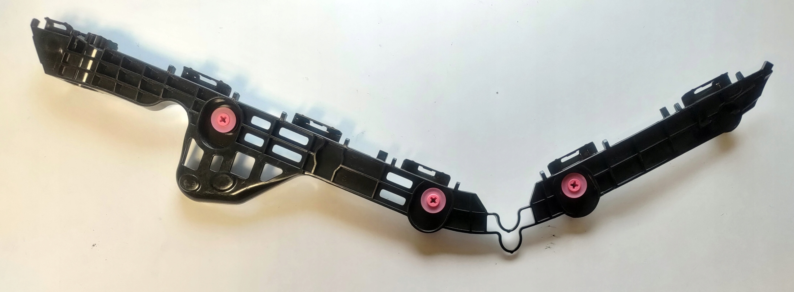 ŚLIZG MOCOWANIE ZDERZAKA lewy tylny CAMRY 1018>